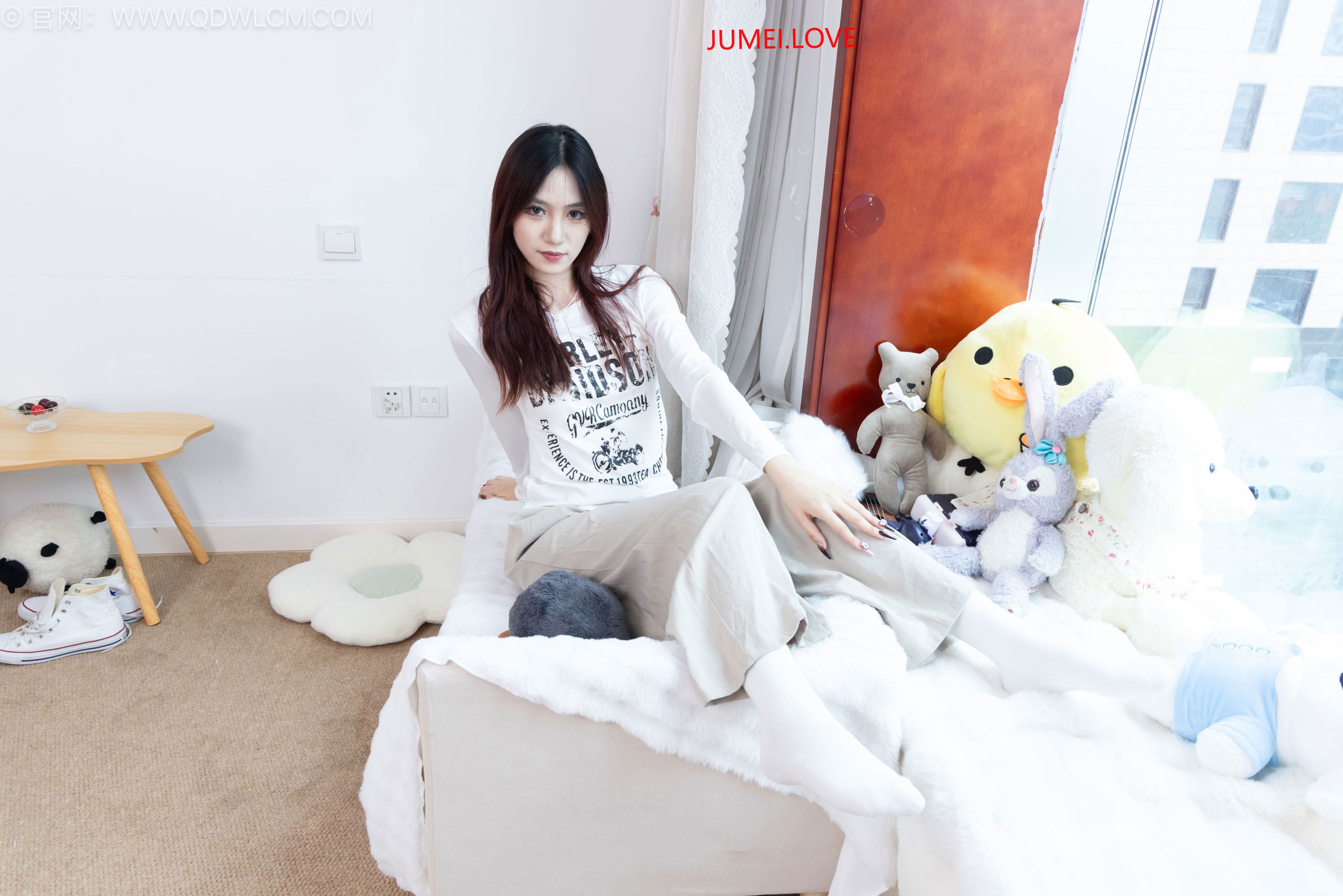 物恋传媒 No.2684 苹果 - 帆布鞋、纯白棉袜、裸足 第22张