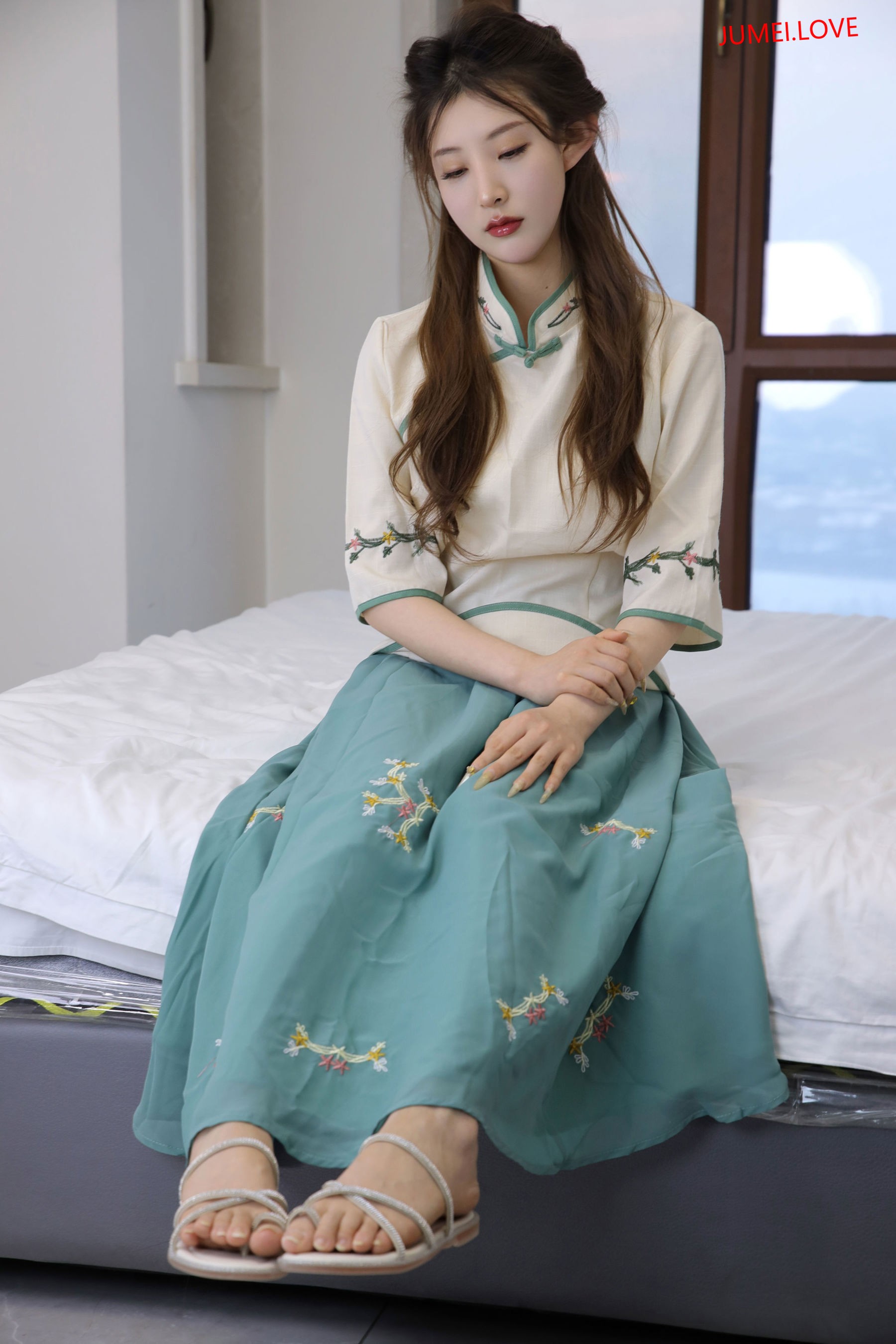 绮梦摄影 2025.03.11 No.199 婷婷 珍藏无修无水印版 第215张