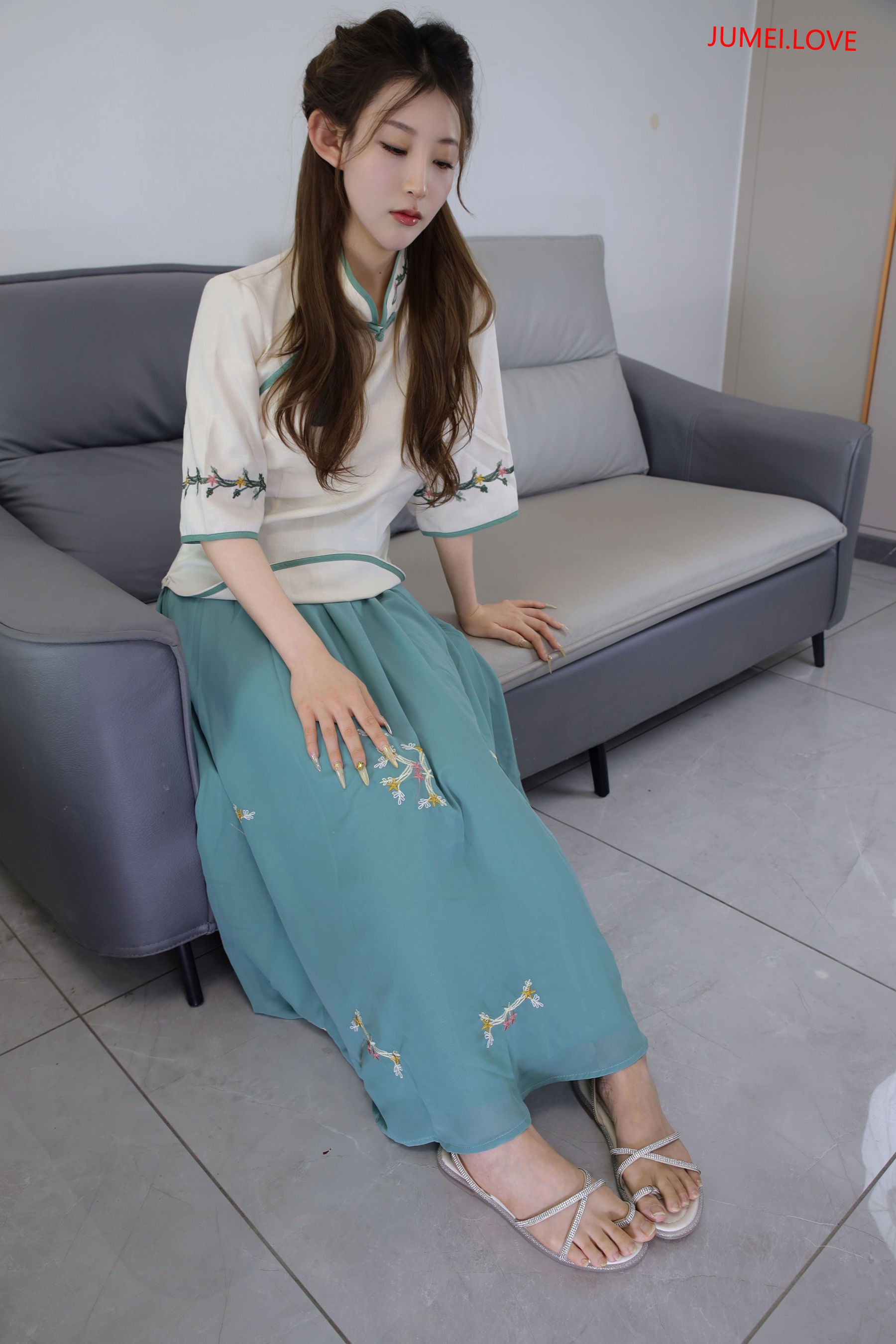 绮梦摄影 2025.03.11 No.199 婷婷 珍藏无修无水印版 第3张