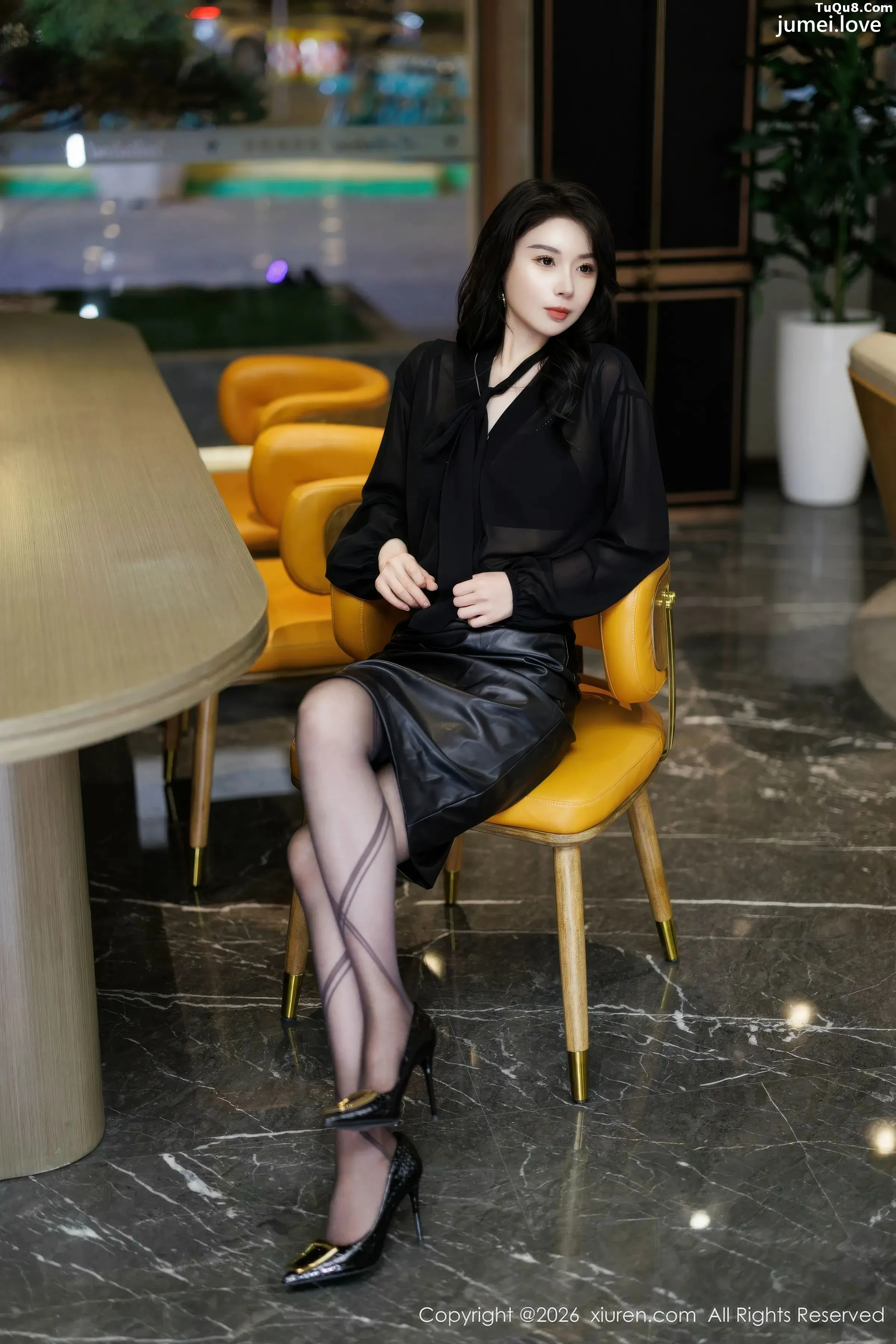 心玥性感黑色上衣配黑皮裙露超薄黑丝秀曼妙身姿绝美写真90P 第23张