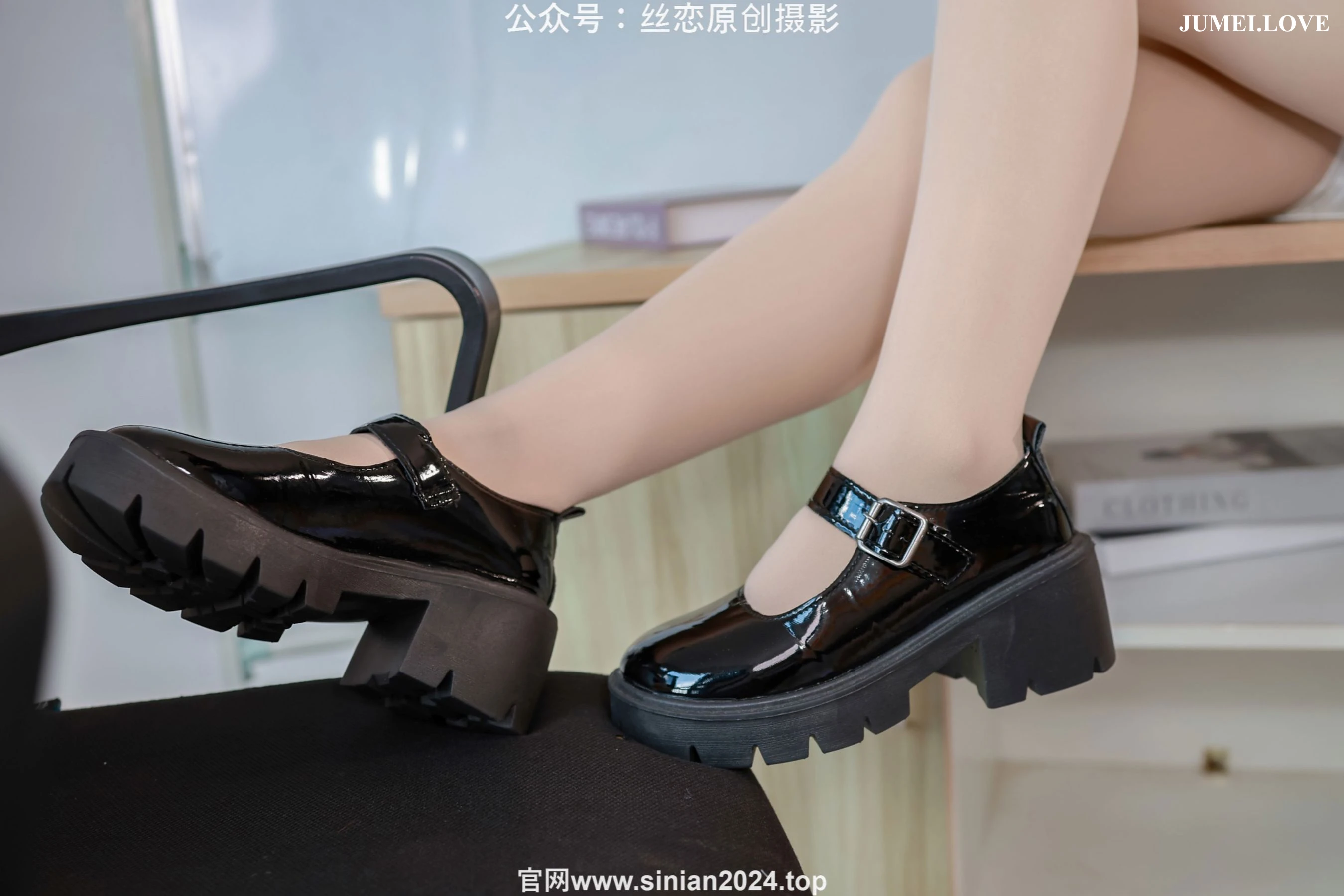 丝恋摄影 No.063 泡芙 - 白色睡裙 厚肉丝袜 黑色玛丽珍 第224张
