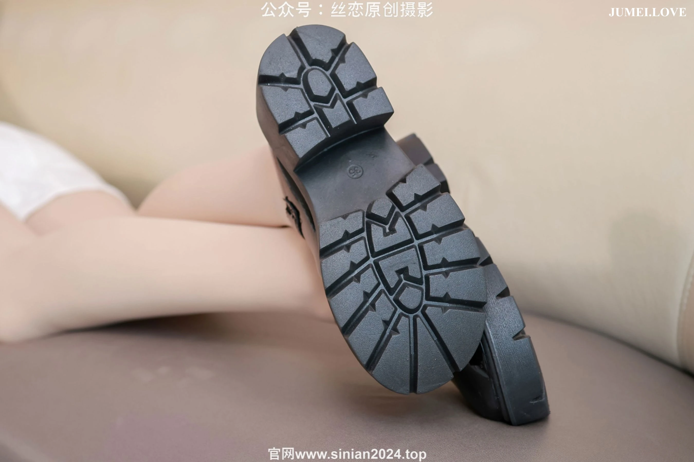 丝恋摄影 No.063 泡芙 - 白色睡裙 厚肉丝袜 黑色玛丽珍 第53张