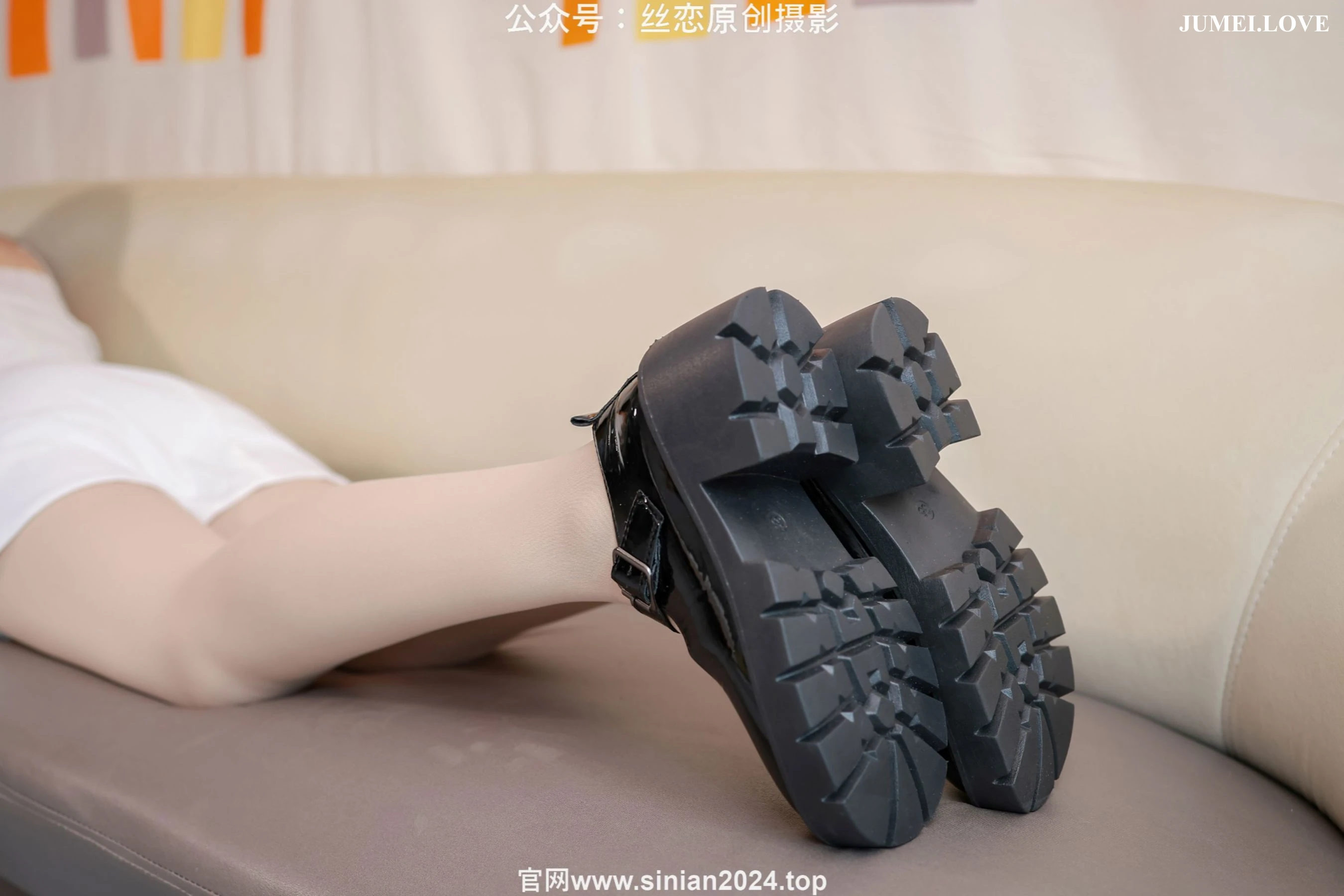丝恋摄影 No.063 泡芙 - 白色睡裙 厚肉丝袜 黑色玛丽珍 第59张