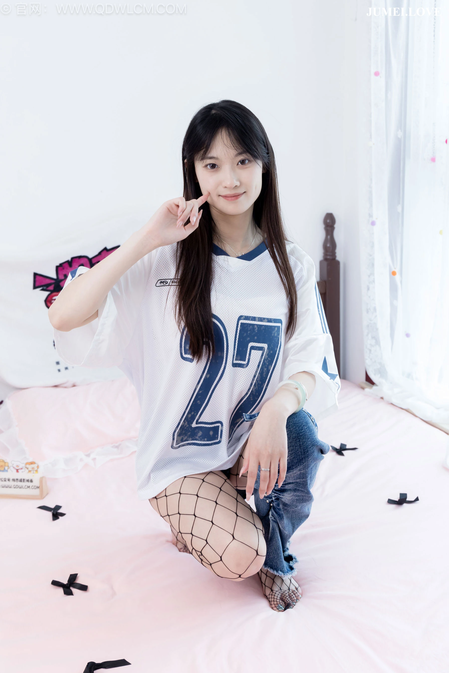 物恋传媒 No.2694 山奈 - 板鞋、黑色网袜、分体牛仔裤 第30张