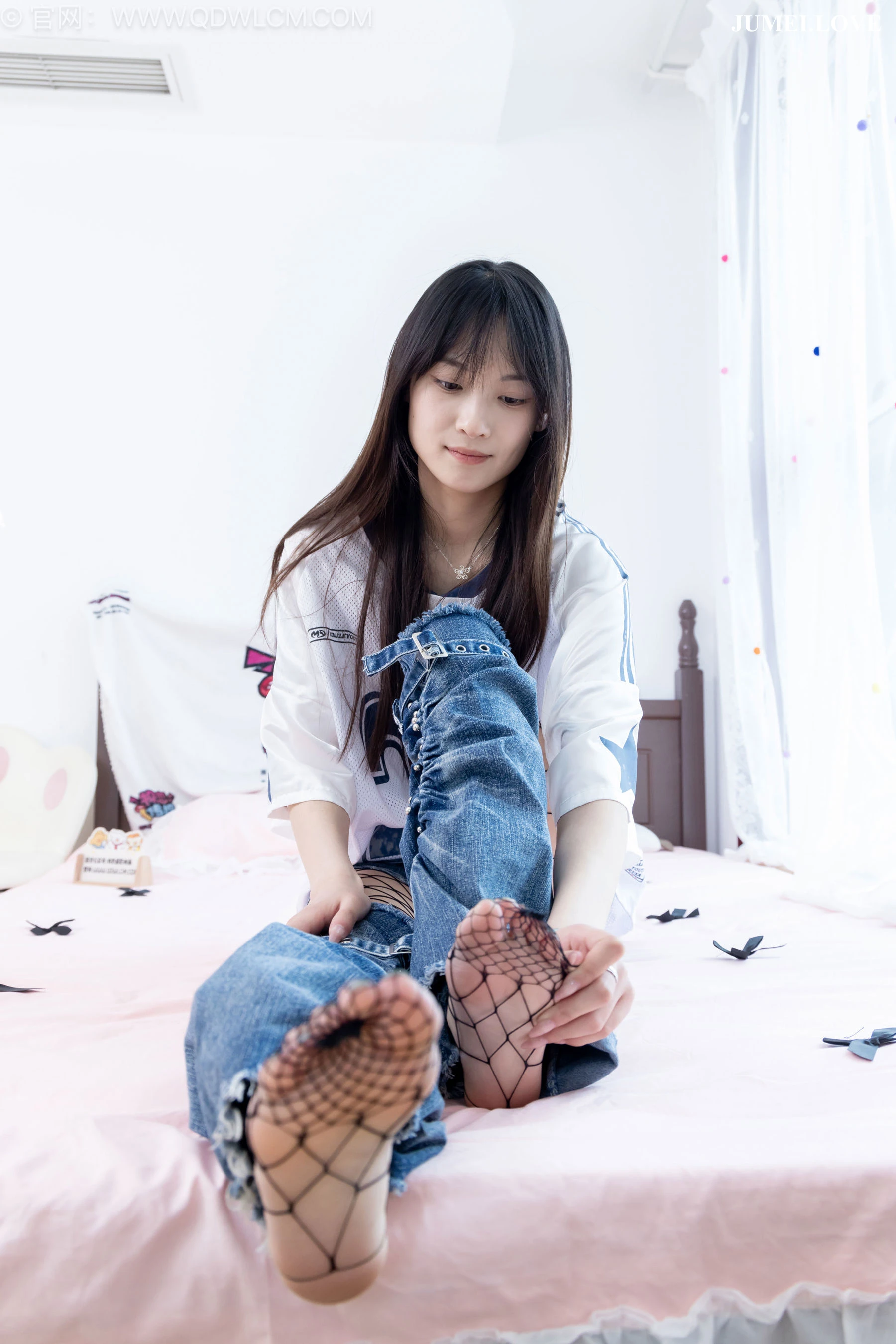 物恋传媒 No.2694 山奈 - 板鞋、黑色网袜、分体牛仔裤 第38张
