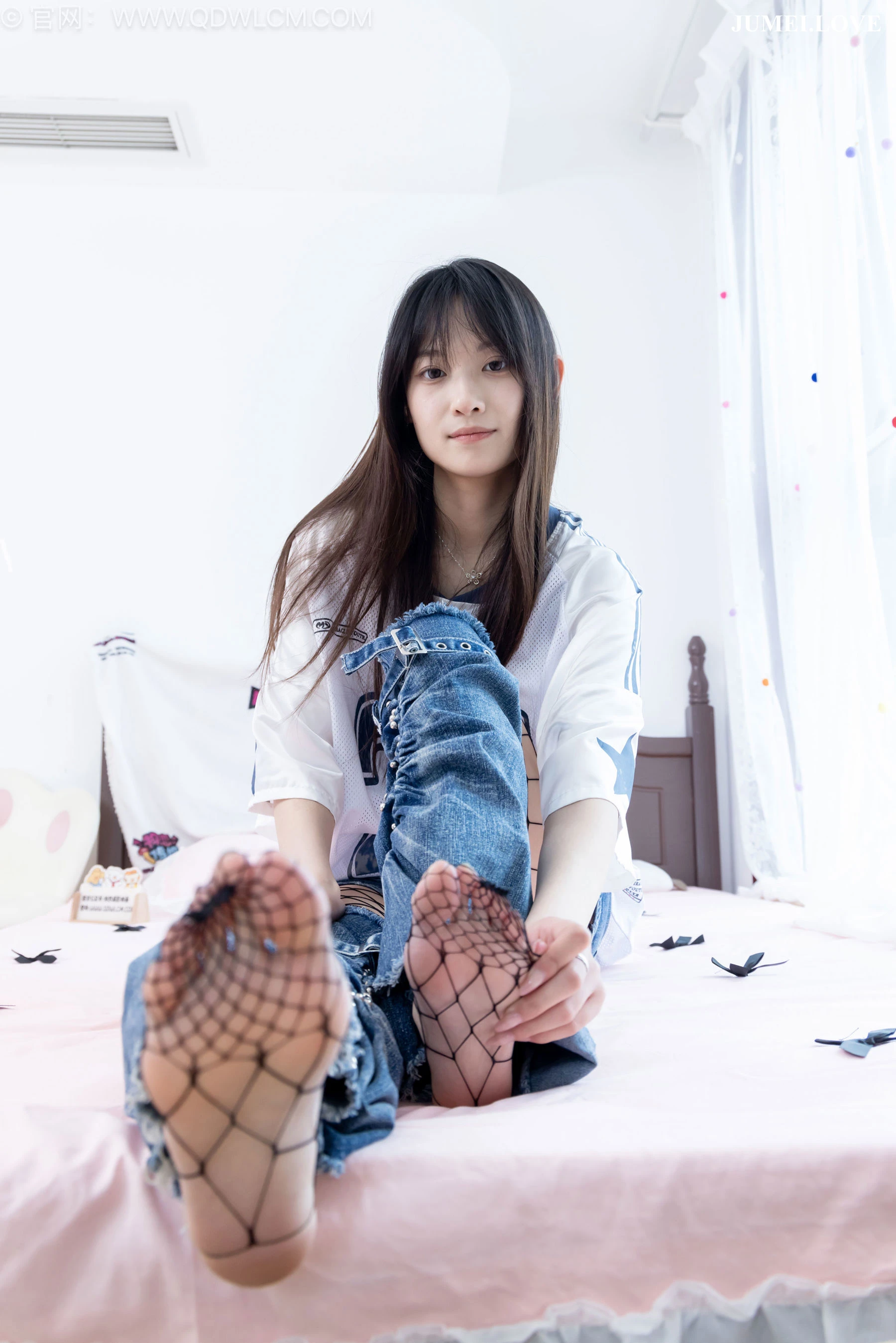物恋传媒 No.2694 山奈 - 板鞋、黑色网袜、分体牛仔裤 第39张