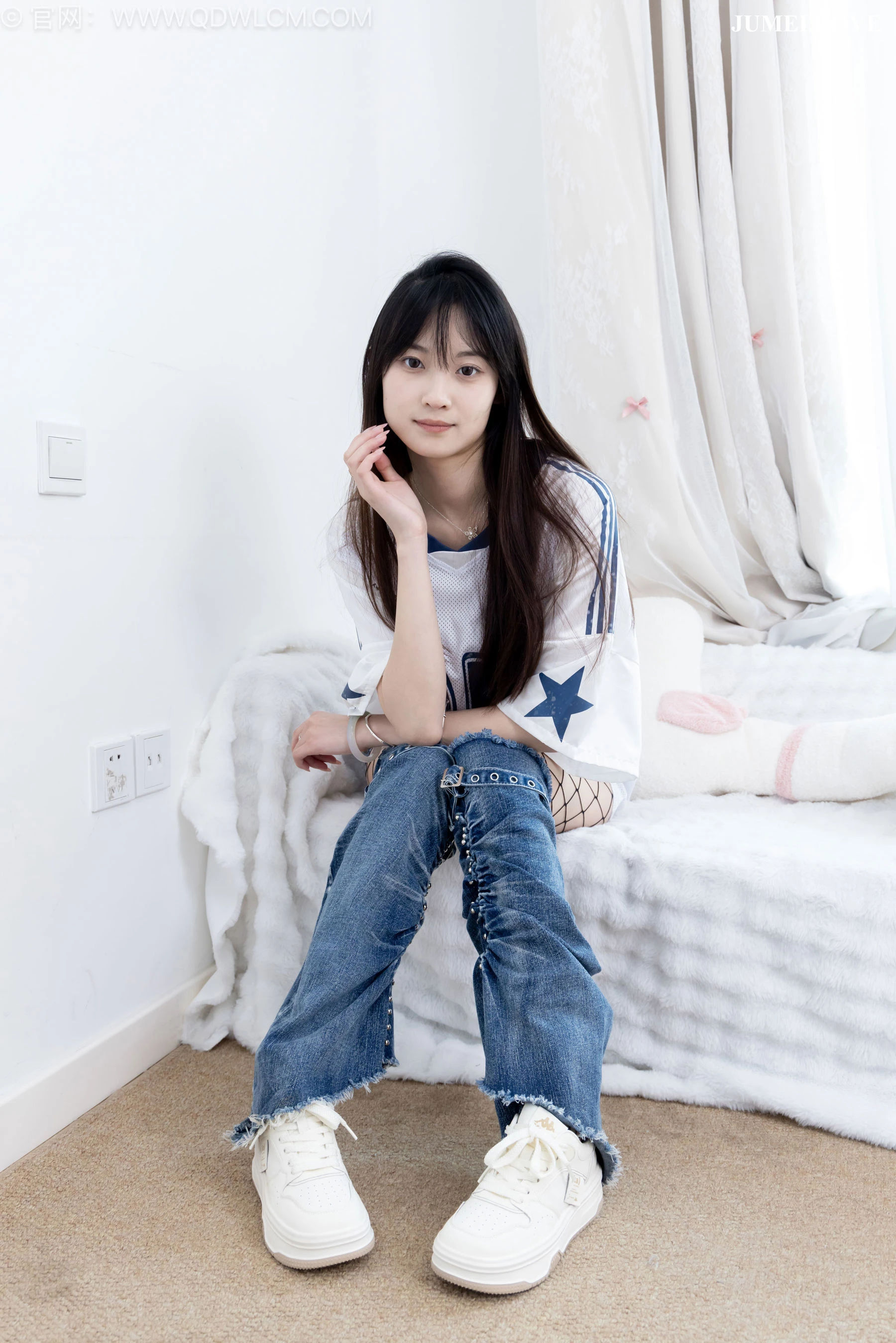 物恋传媒 No.2694 山奈 - 板鞋、黑色网袜、分体牛仔裤 第46张