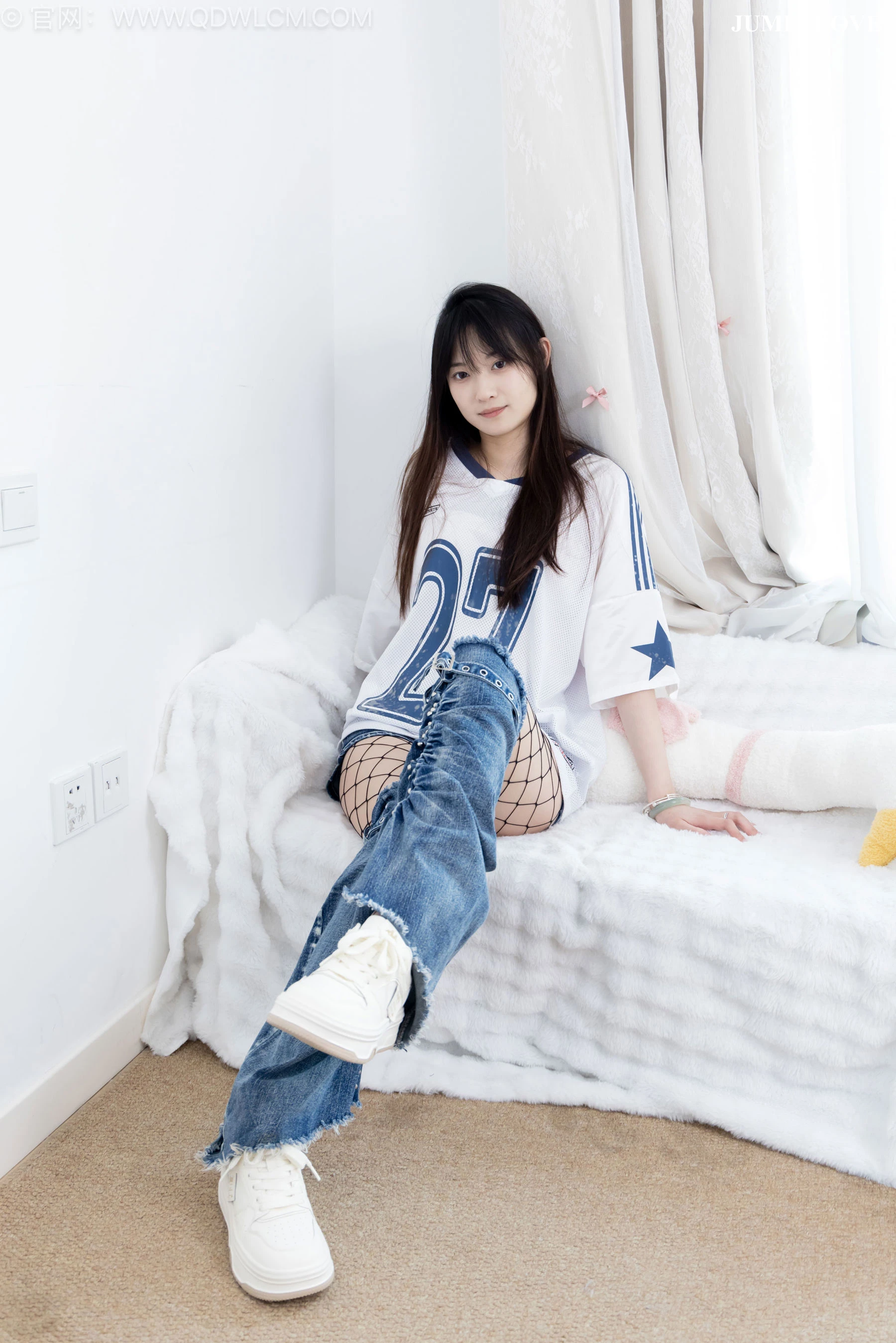 物恋传媒 No.2694 山奈 - 板鞋、黑色网袜、分体牛仔裤 第62张