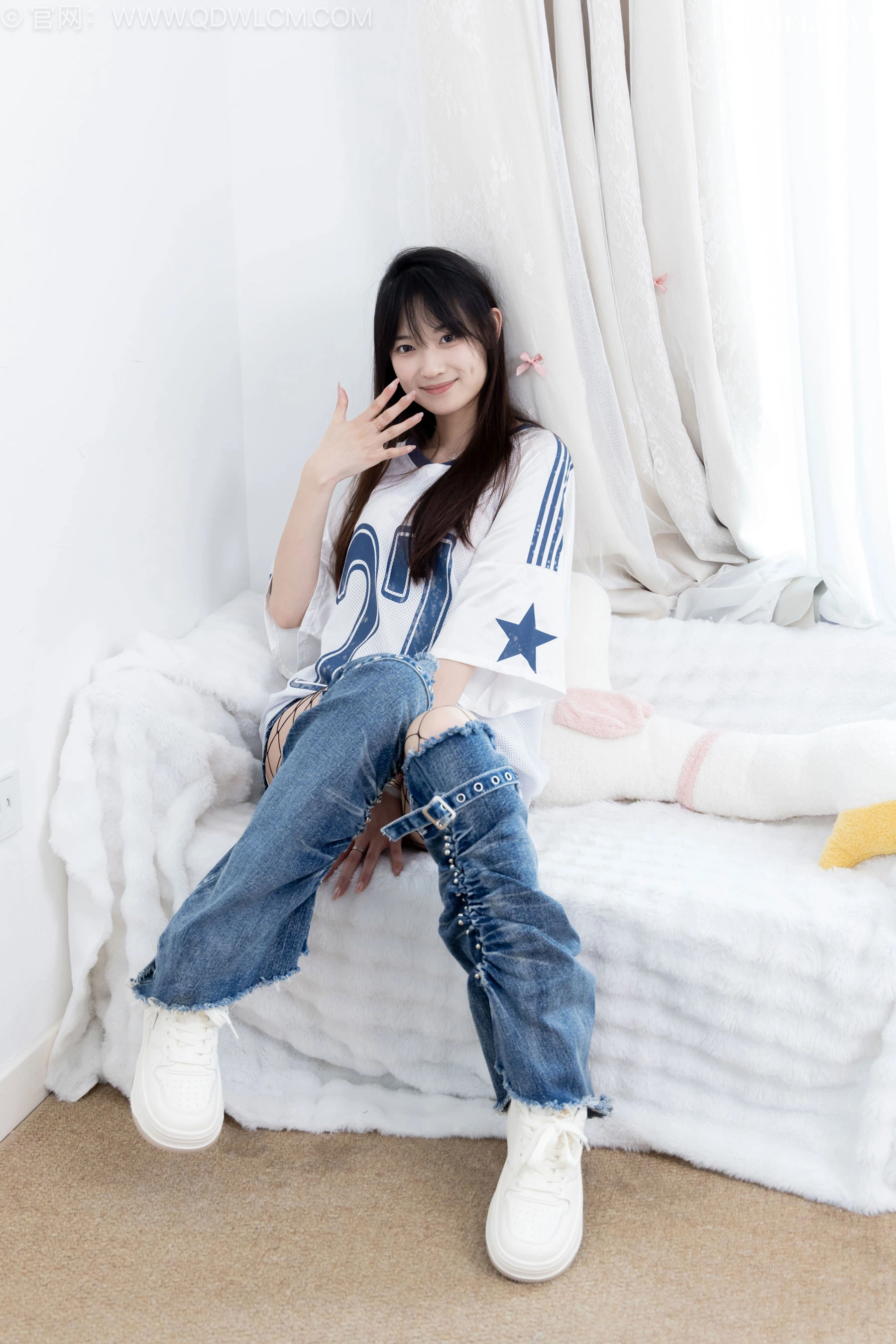 物恋传媒 No.2694 山奈 - 板鞋、黑色网袜、分体牛仔裤 第65张
