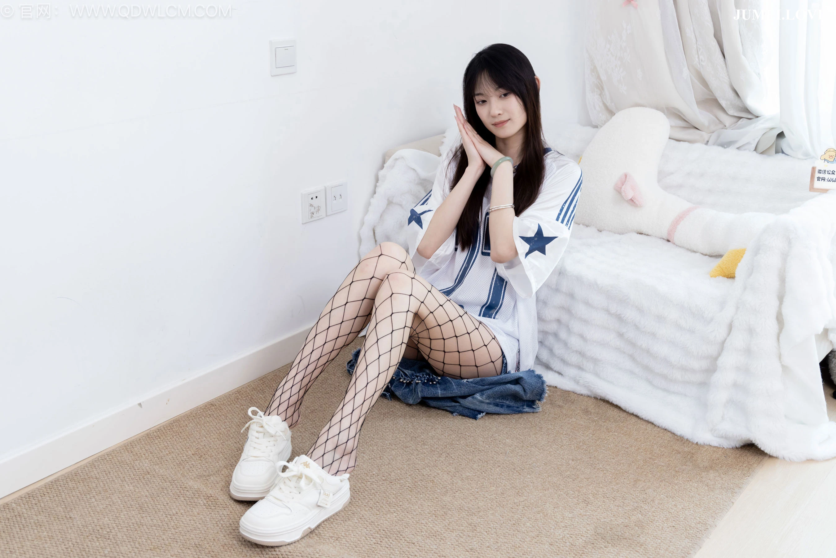 物恋传媒 No.2694 山奈 - 板鞋、黑色网袜、分体牛仔裤 第97张