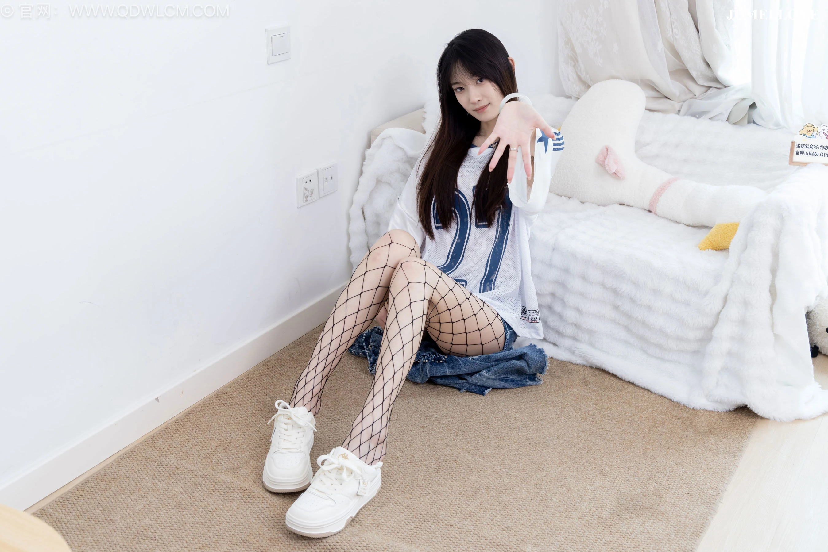 物恋传媒 No.2694 山奈 - 板鞋、黑色网袜、分体牛仔裤 第98张