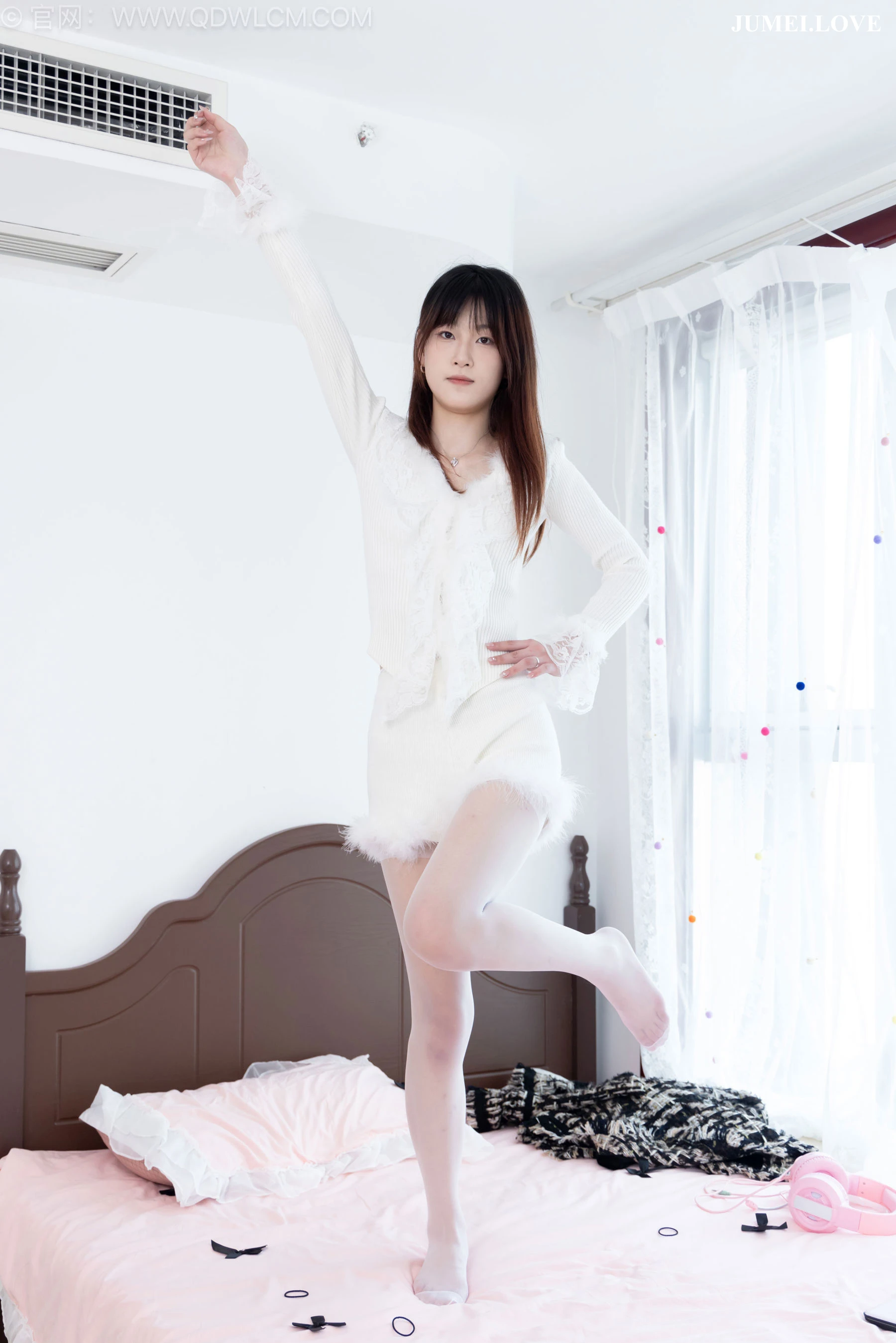物恋传媒 No.2695 雪芽 - 高跟鞋、薄白丝、穿脱外套 第103张
