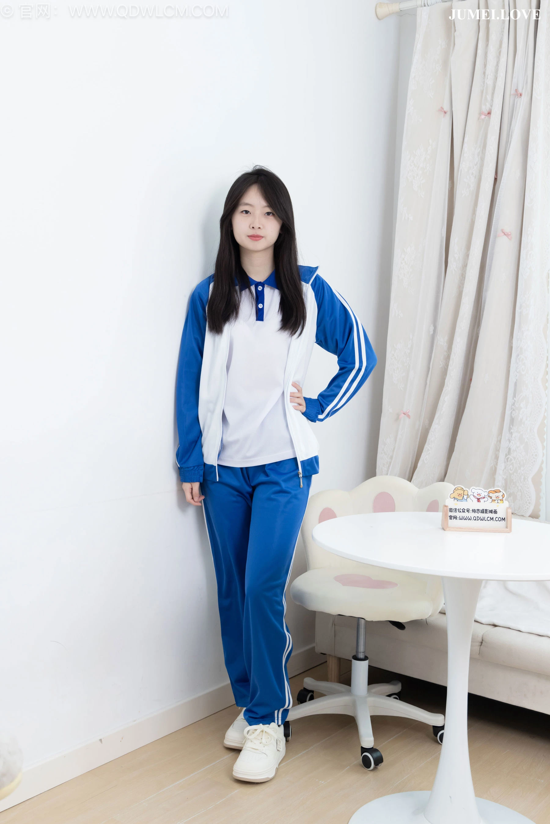 物恋传媒 No.2696 萌萌 - 板鞋、白棉袜、裸足、半脱袜子、校服 第107张