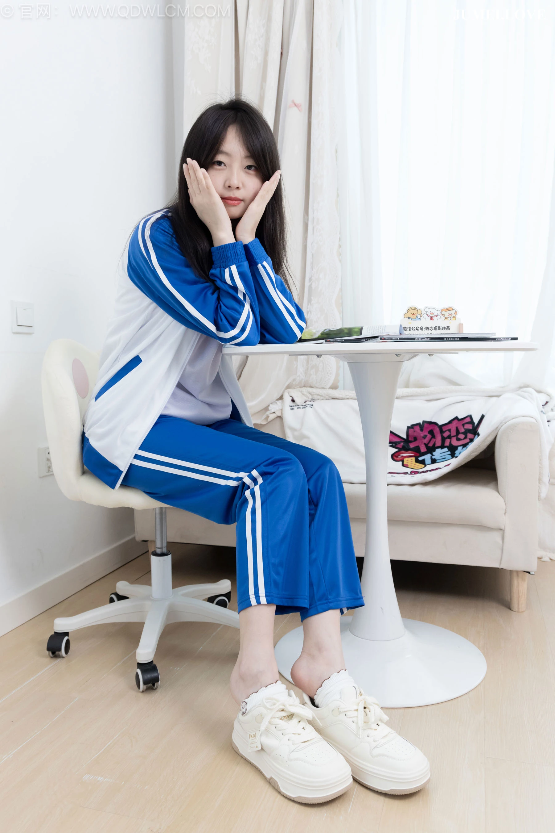 物恋传媒 No.2696 萌萌 - 板鞋、白棉袜、裸足、半脱袜子、校服 第172张
