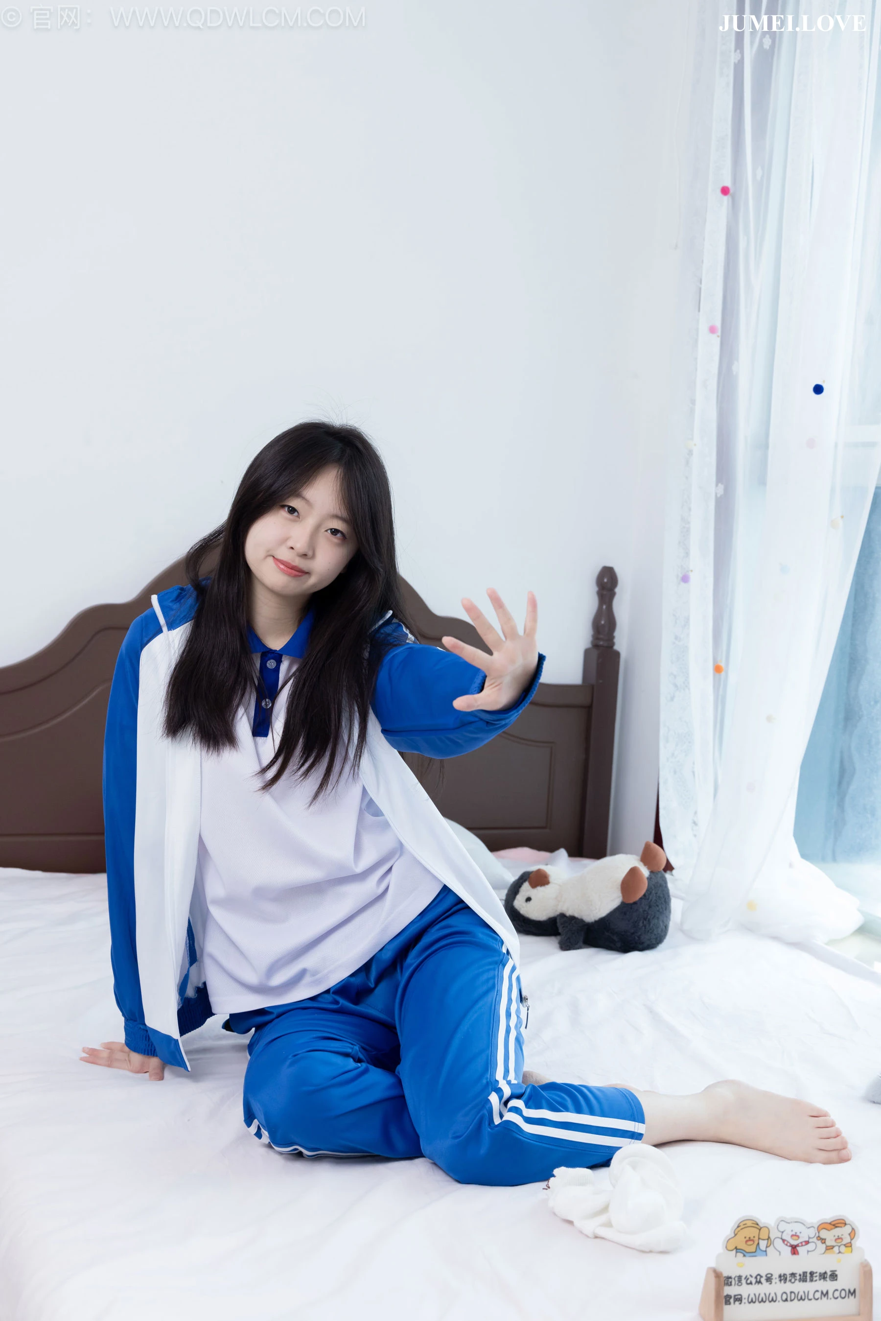 物恋传媒 No.2696 萌萌 - 板鞋、白棉袜、裸足、半脱袜子、校服 第84张