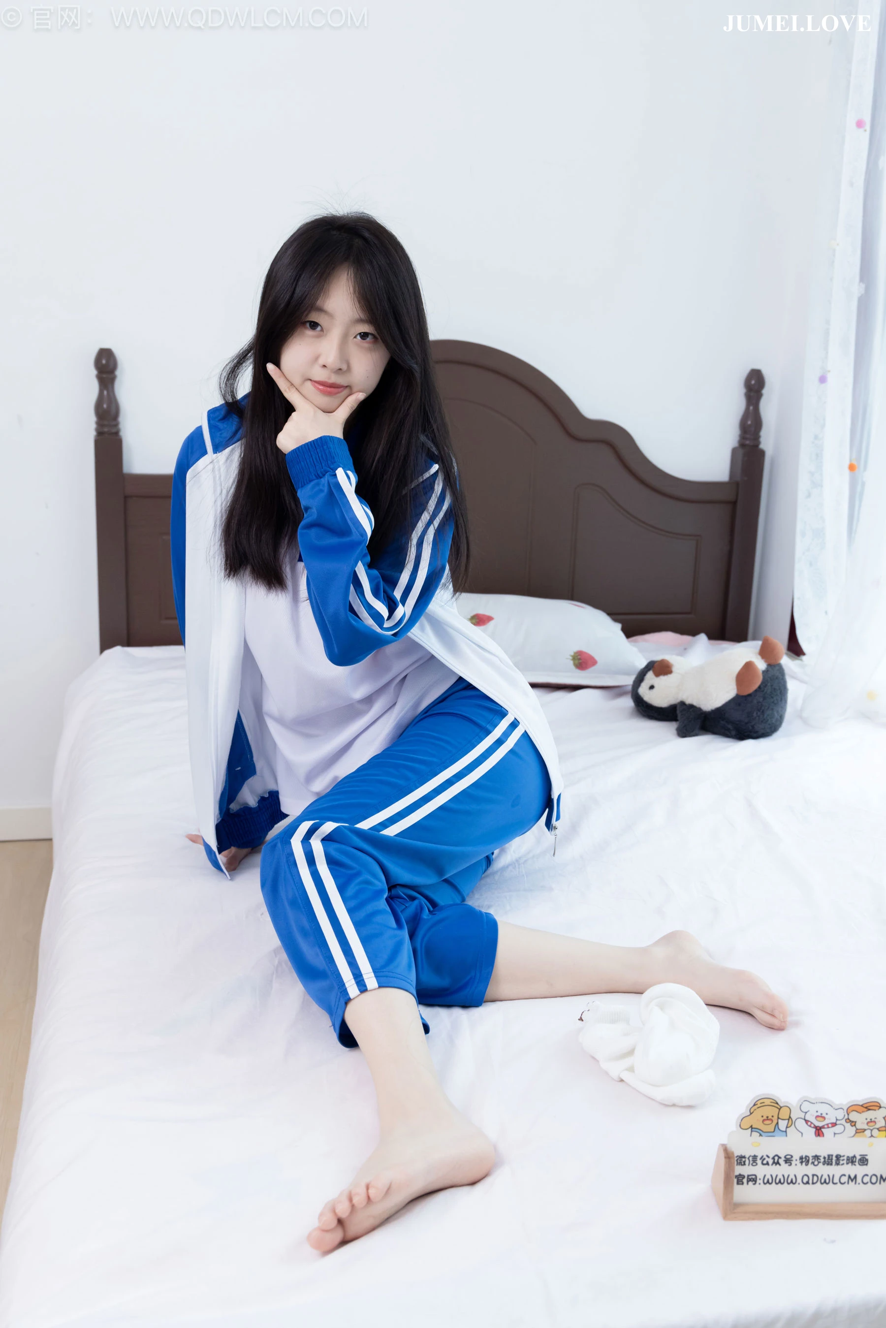 物恋传媒 No.2696 萌萌 - 板鞋、白棉袜、裸足、半脱袜子、校服 第86张