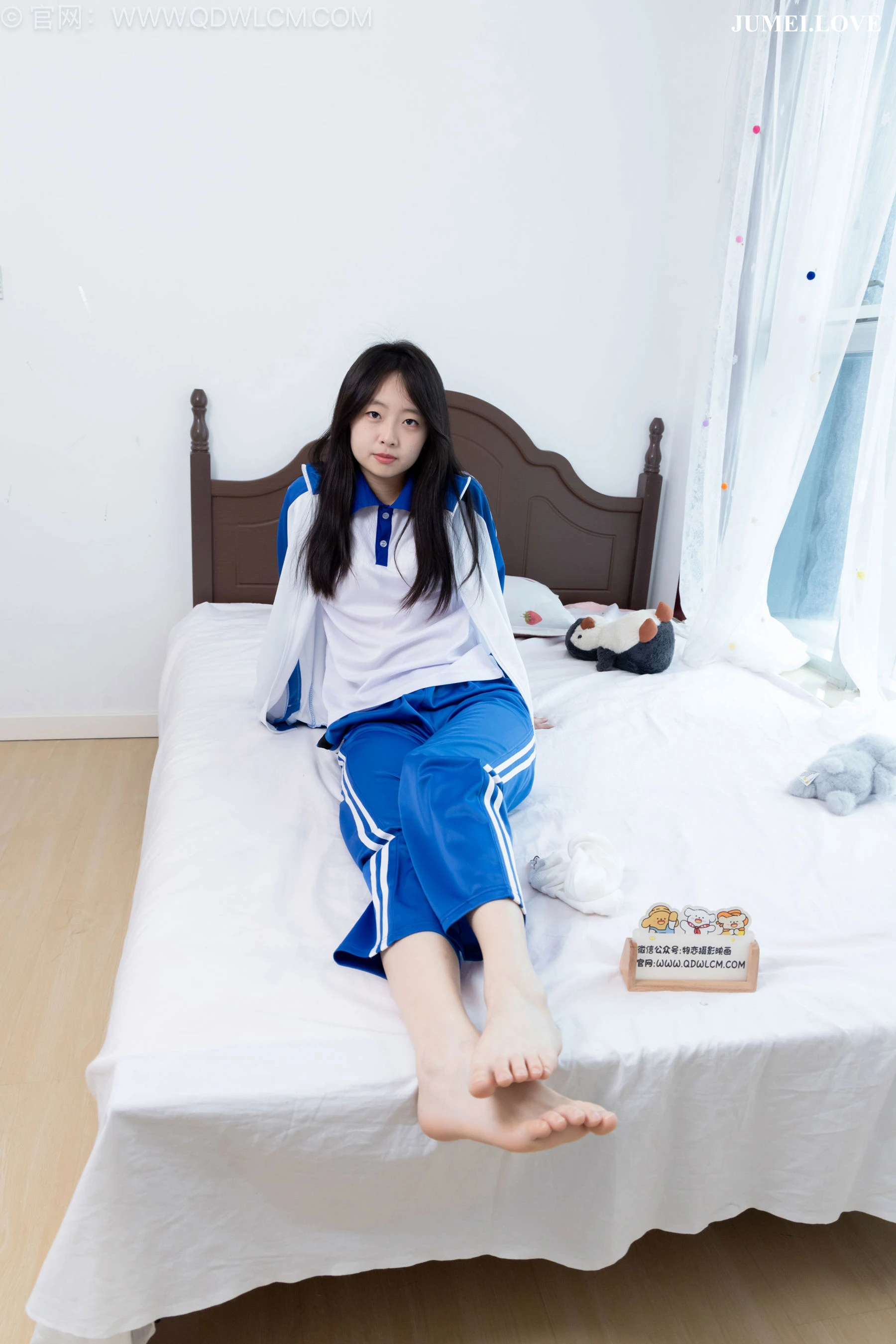 物恋传媒 No.2696 萌萌 - 板鞋、白棉袜、裸足、半脱袜子、校服 第94张