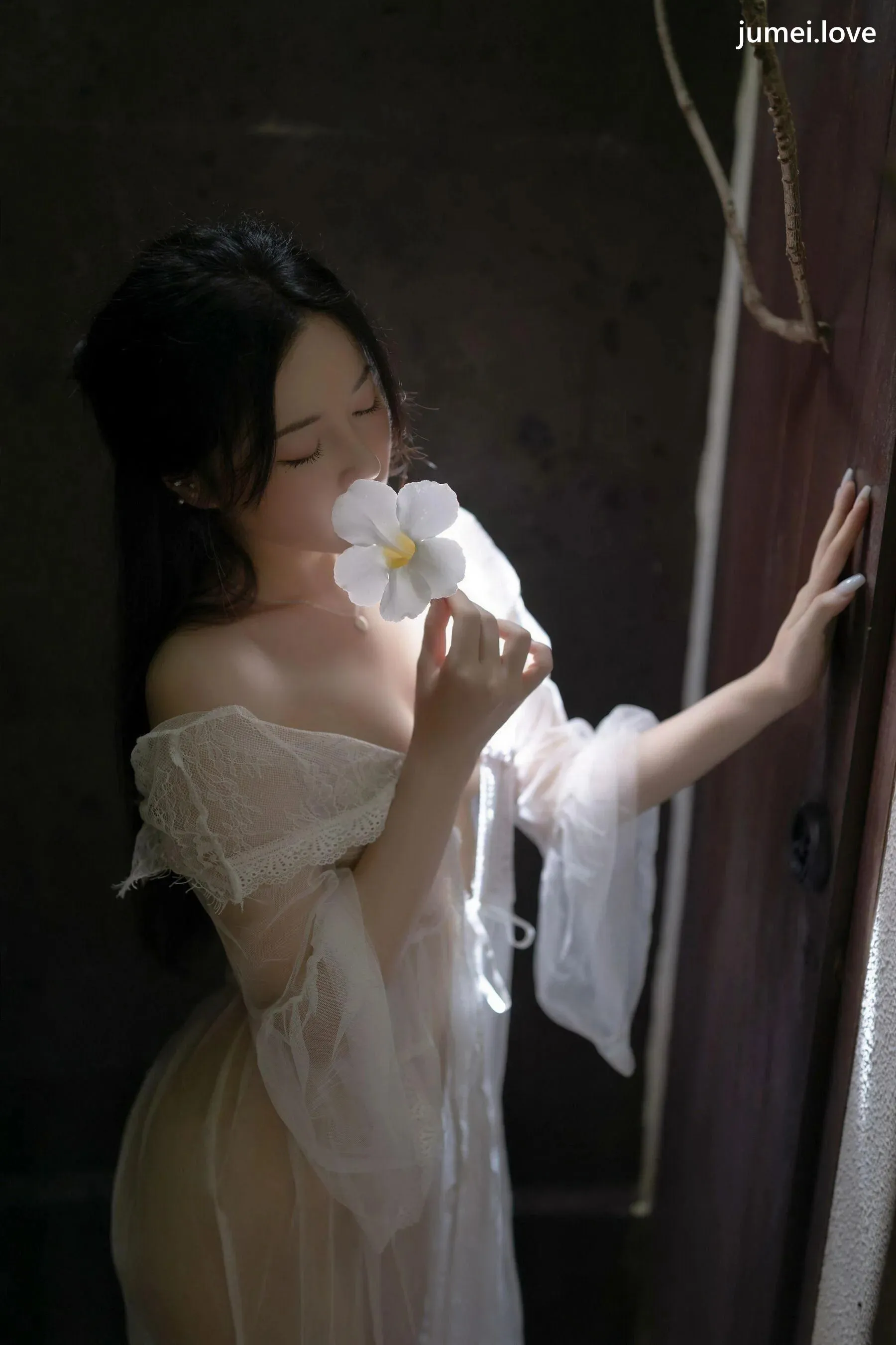 鱼子酱 诱人私拍福利 白纱清露117P 第95张