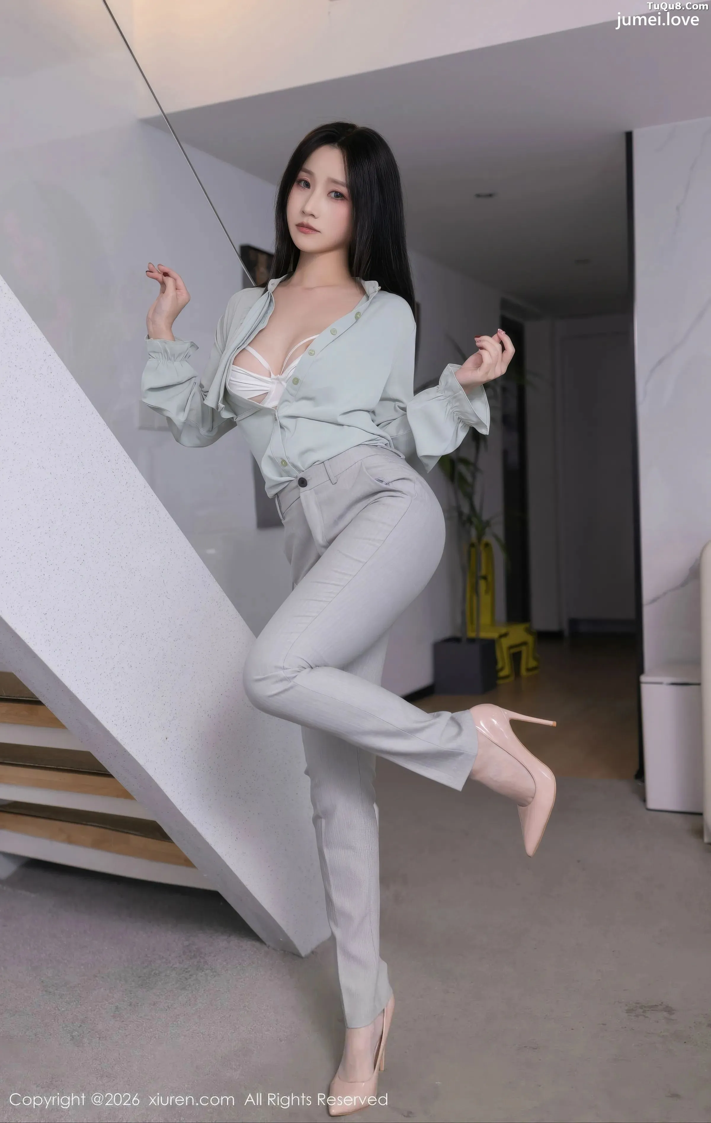 杏子Yada性感灰色OL服饰露白色内衣秀曼妙身姿撩人绝美写真81P 第26张