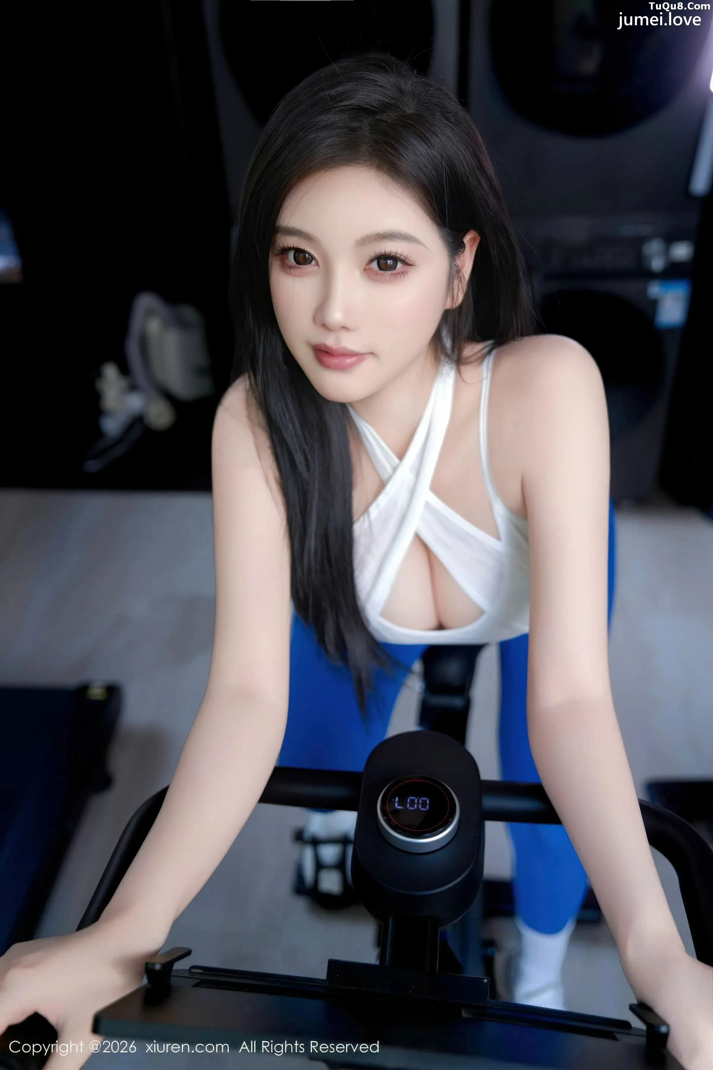 杨晨晨.性感白色情趣服饰配灰丝吊袜秀丰腴身材撩人绝美写真73P 第17张