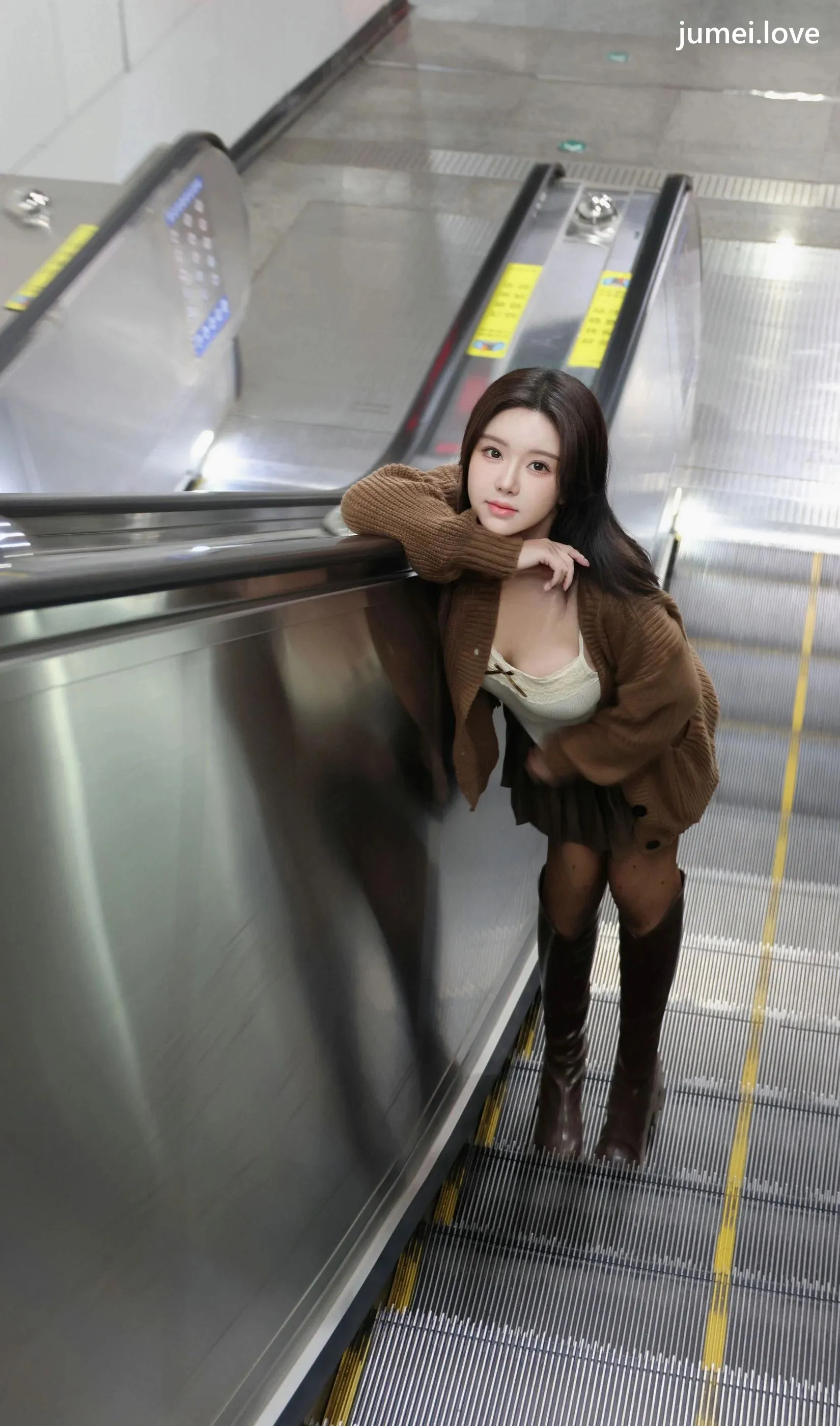 小薯条nienie 诱人私拍福利 兔女郎74P 第16张