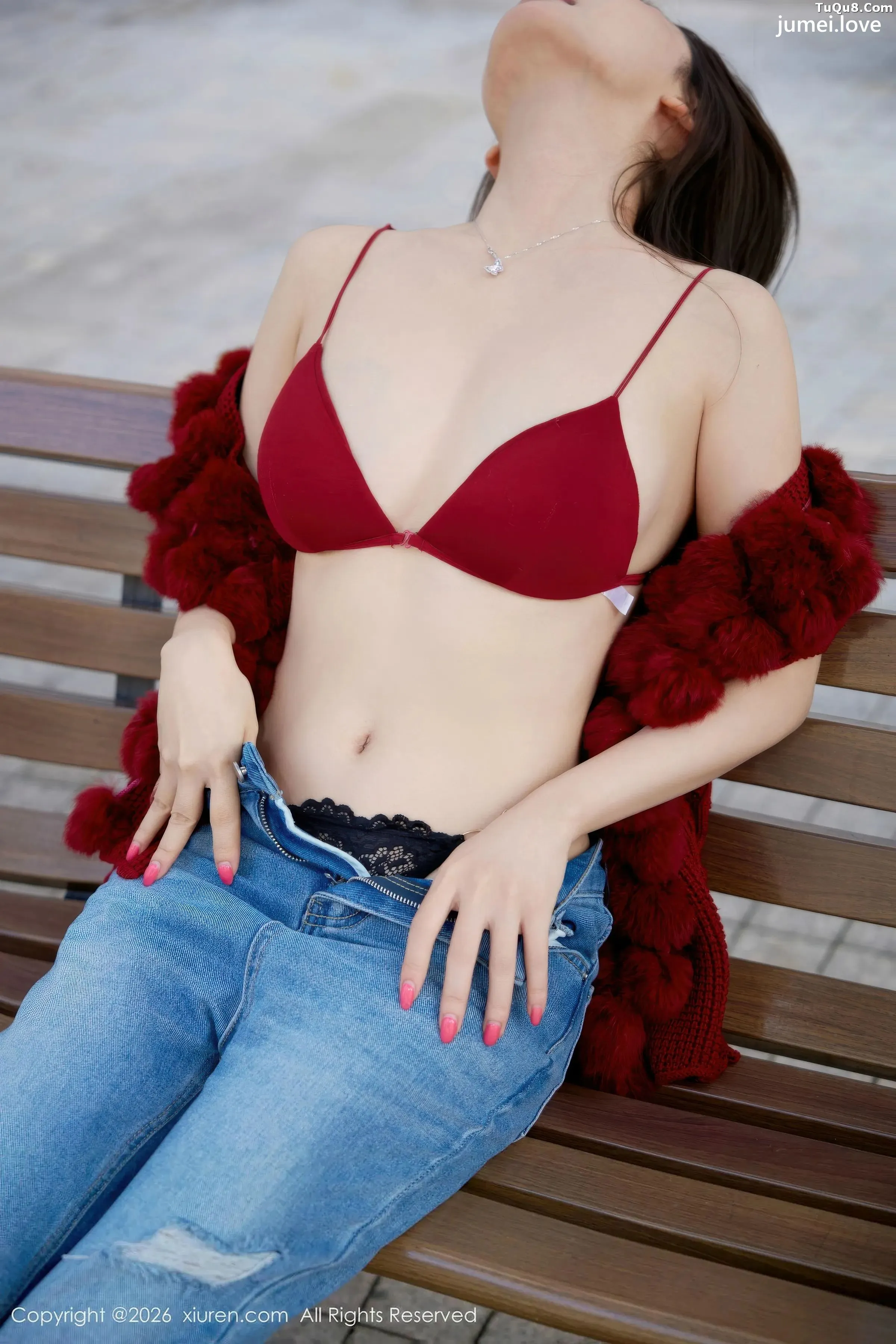 尹甜甜性感红色毛衣配牛仔裤露红色内衣秀完美身材绝美写真76P 第27张