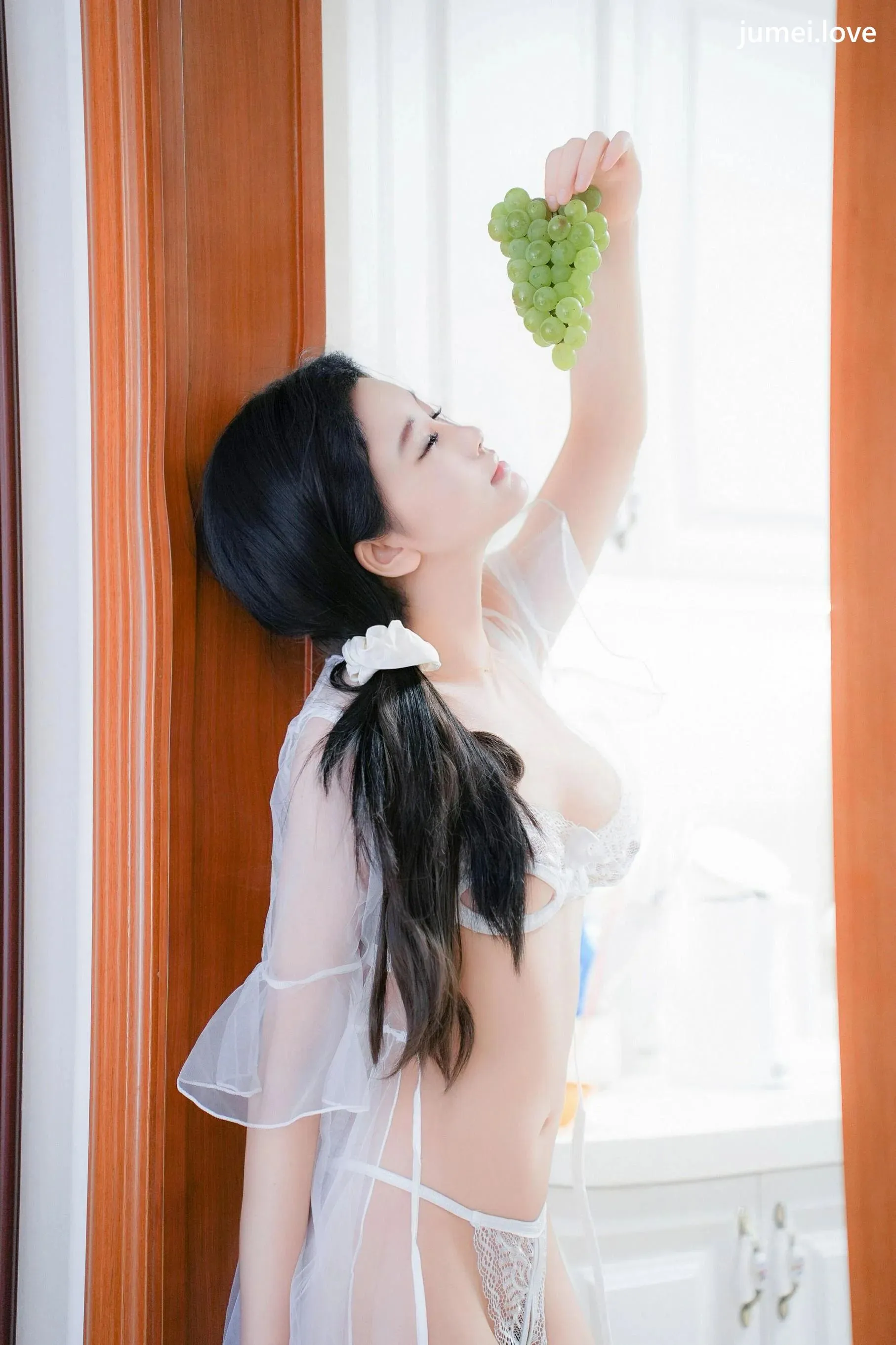 于诺诺ise 诱人私拍福利 白丝厨娘90P 第23张