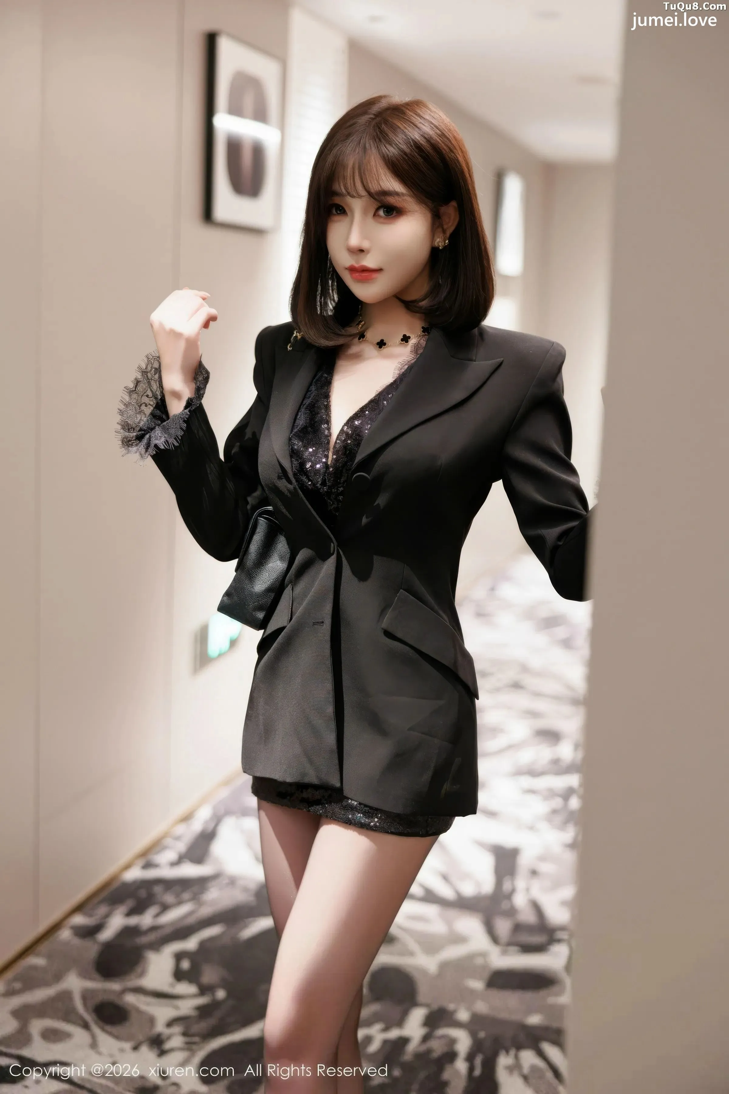 莉芝荔枝性感黑色西服配超薄黑丝秀曼妙身姿迷人绝美写真100P 第11张