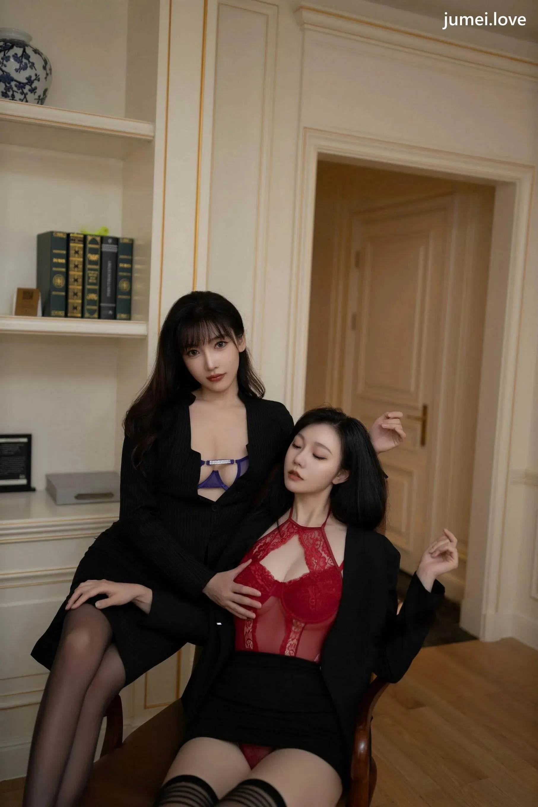 安然anran&陆萱萱 诱人私拍福利 拉拉OL姐妹97P 第11张