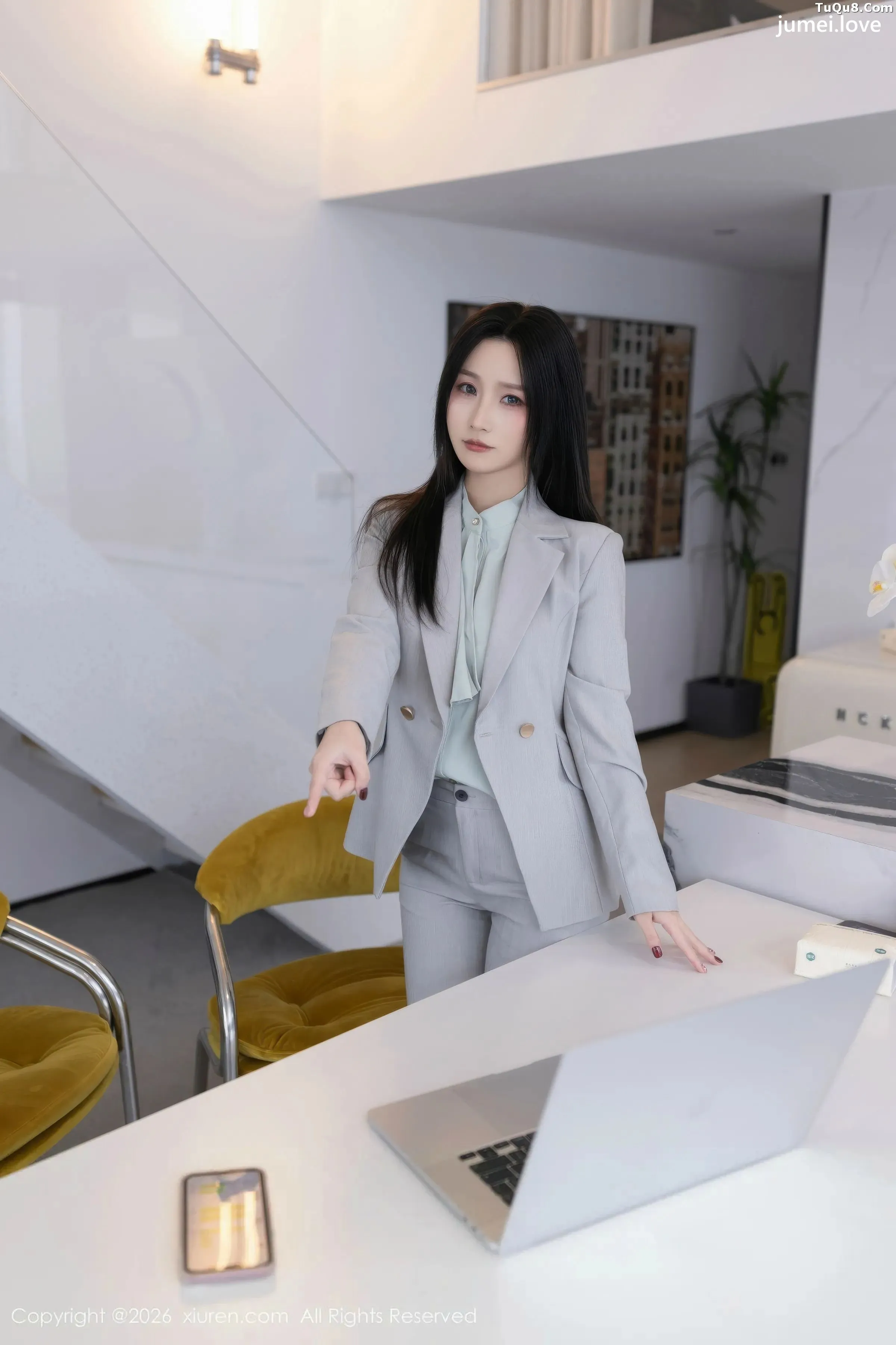 杏子Yada性感灰色OL服饰露白色内衣秀曼妙身姿撩人绝美写真81P 第11张