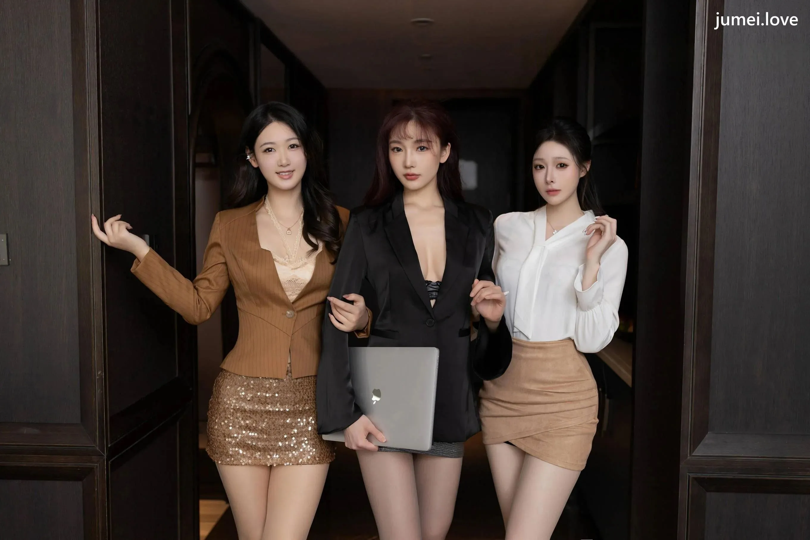 小逗逗 & 陆萱萱 & 唐安琪 诱人私拍福利 三美拉拉床上恣情103P 第13张