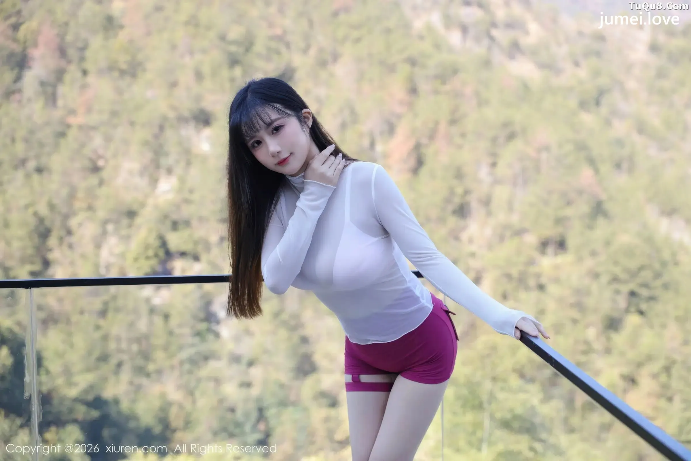 小肉肉咪性感轻透白色上衣配红色短裤秀凹凸身材绝美写真75P 第26张