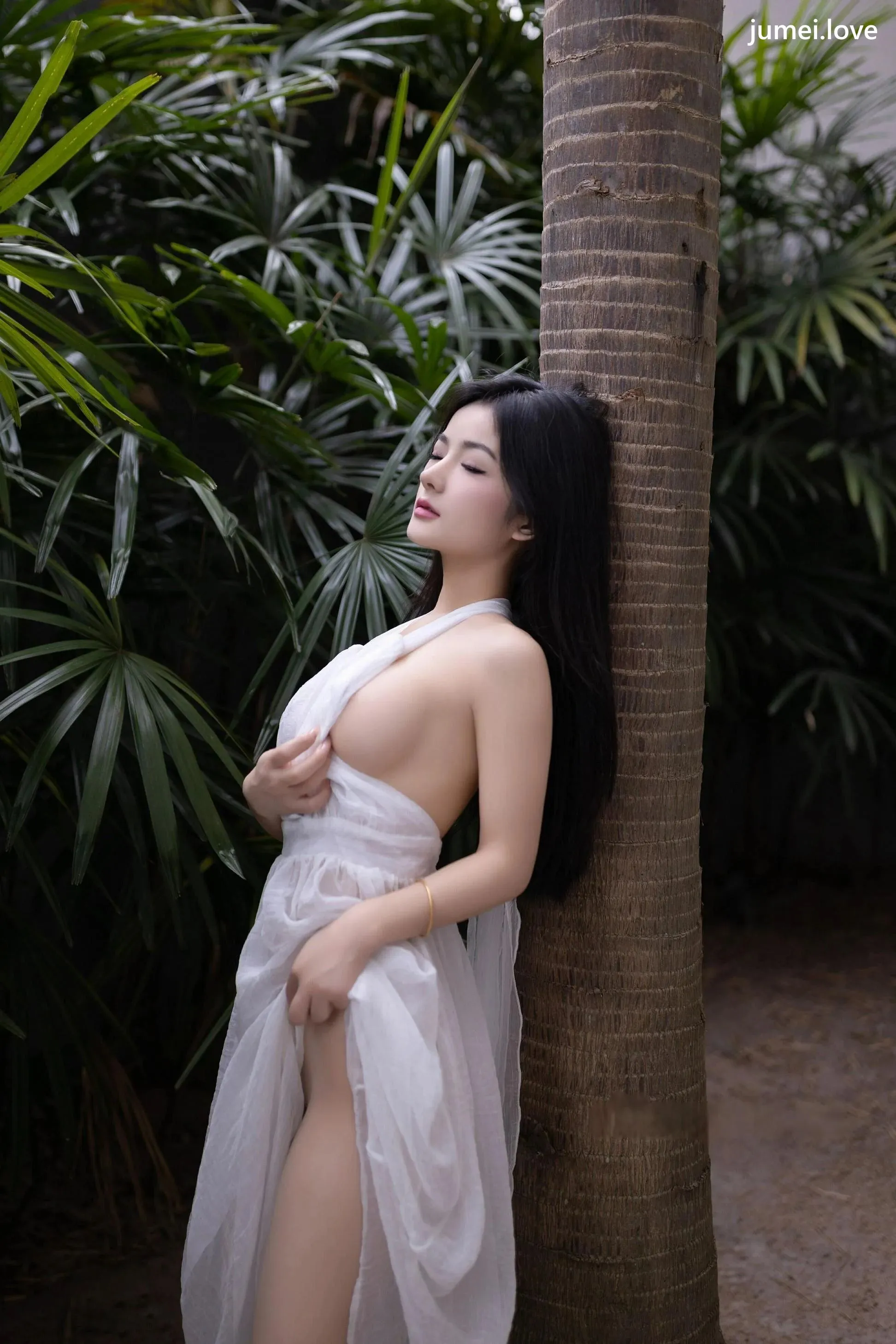谭小灵 诱人私拍福利 肉丝白纱87P 第3张