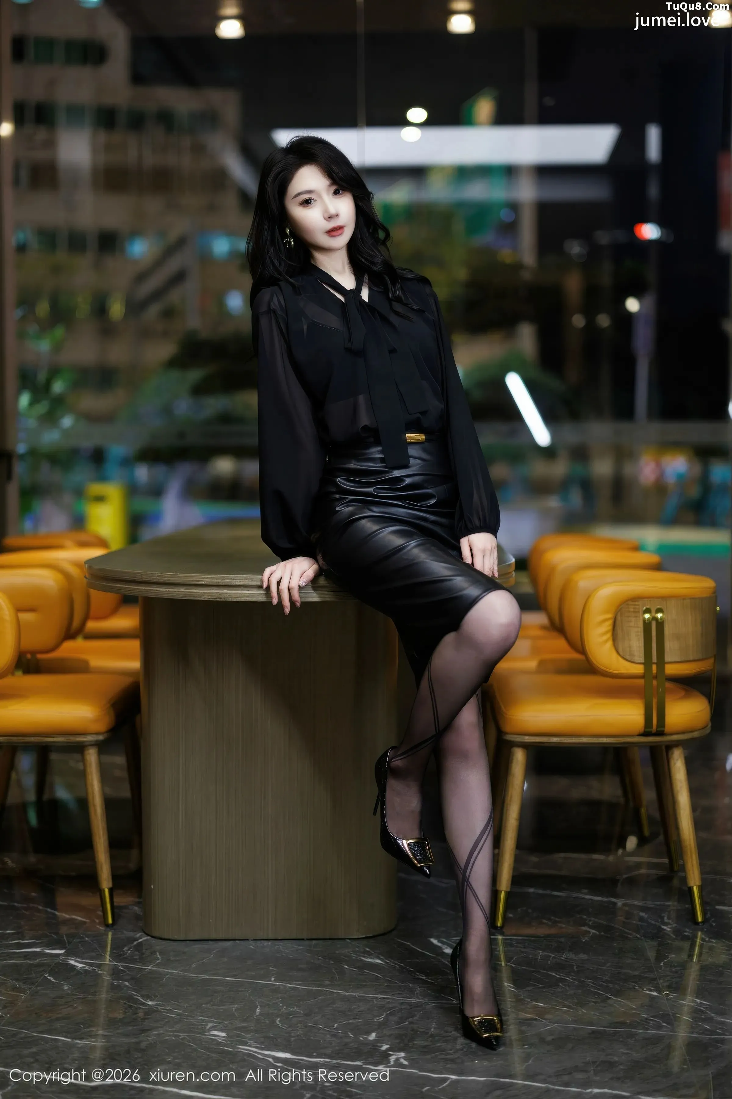 心玥性感黑色上衣配黑皮裙露超薄黑丝秀曼妙身姿绝美写真90P 第21张