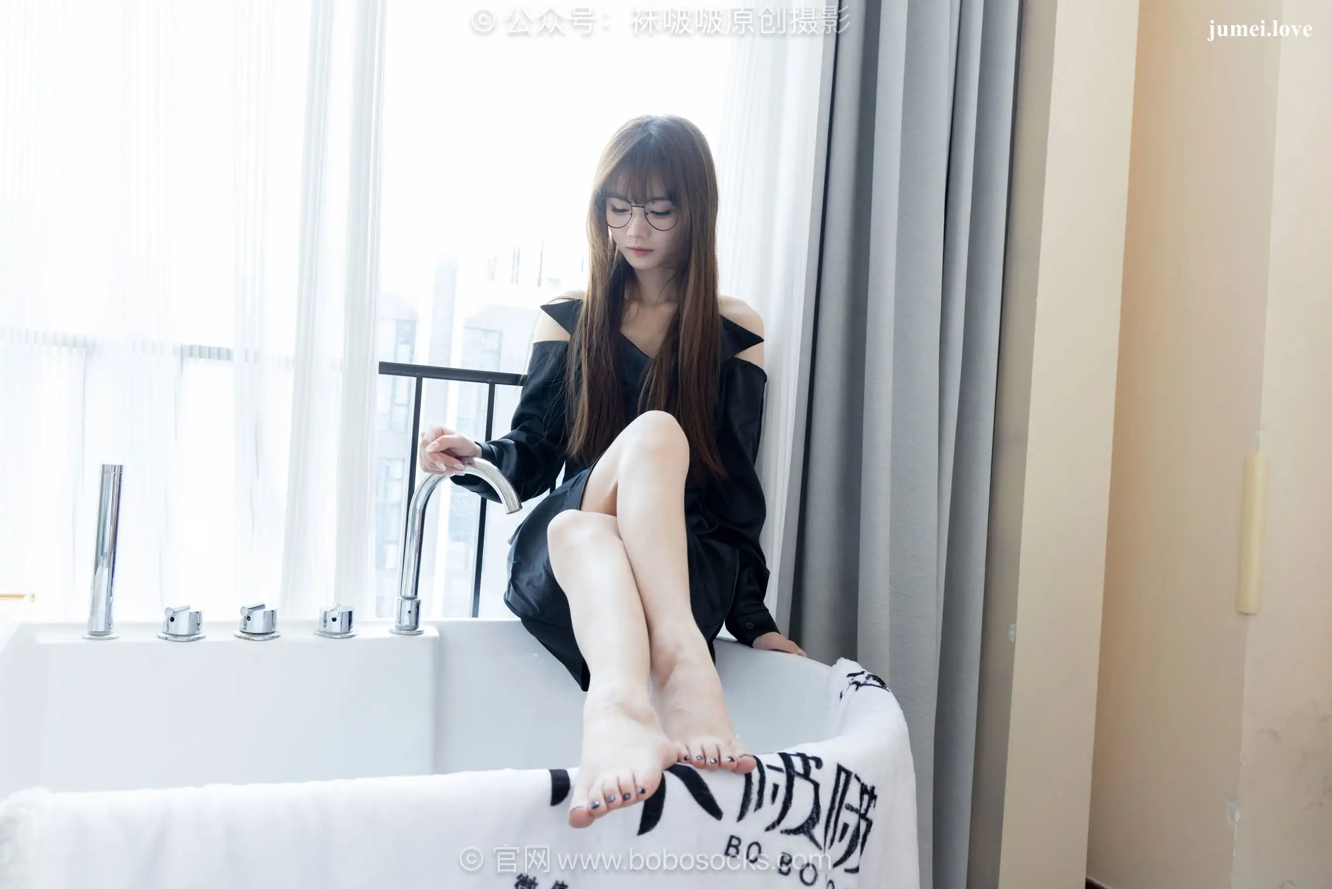 BoBoSocks袜啵啵 No.716 甜甜圈 - 高跟凉鞋、皮鞋、厚白丝大腿袜、裸足 第100张