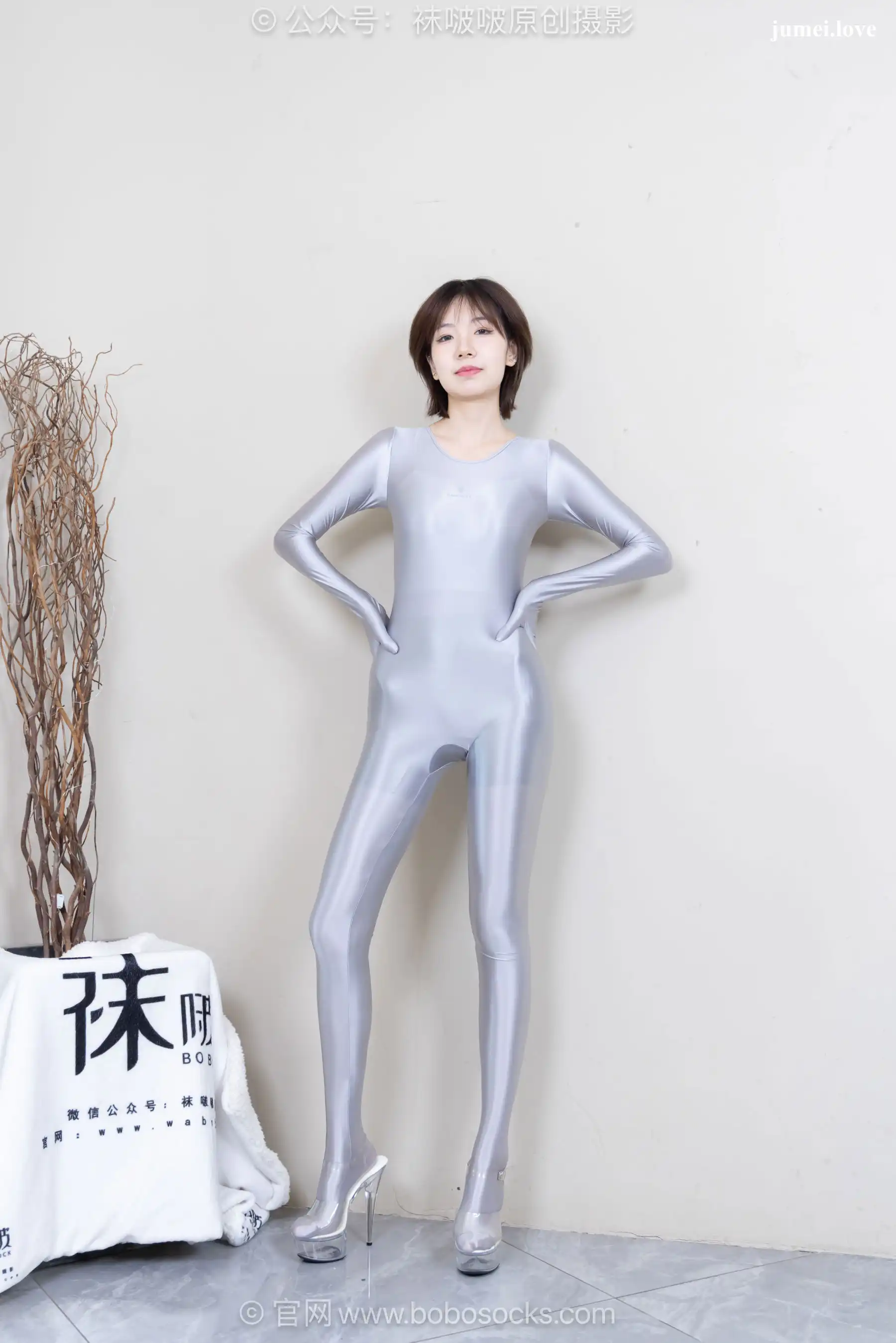 BoBoSocks袜啵啵 No.718 小甜豆 - 高跟凉鞋、银色连体衣 第103张