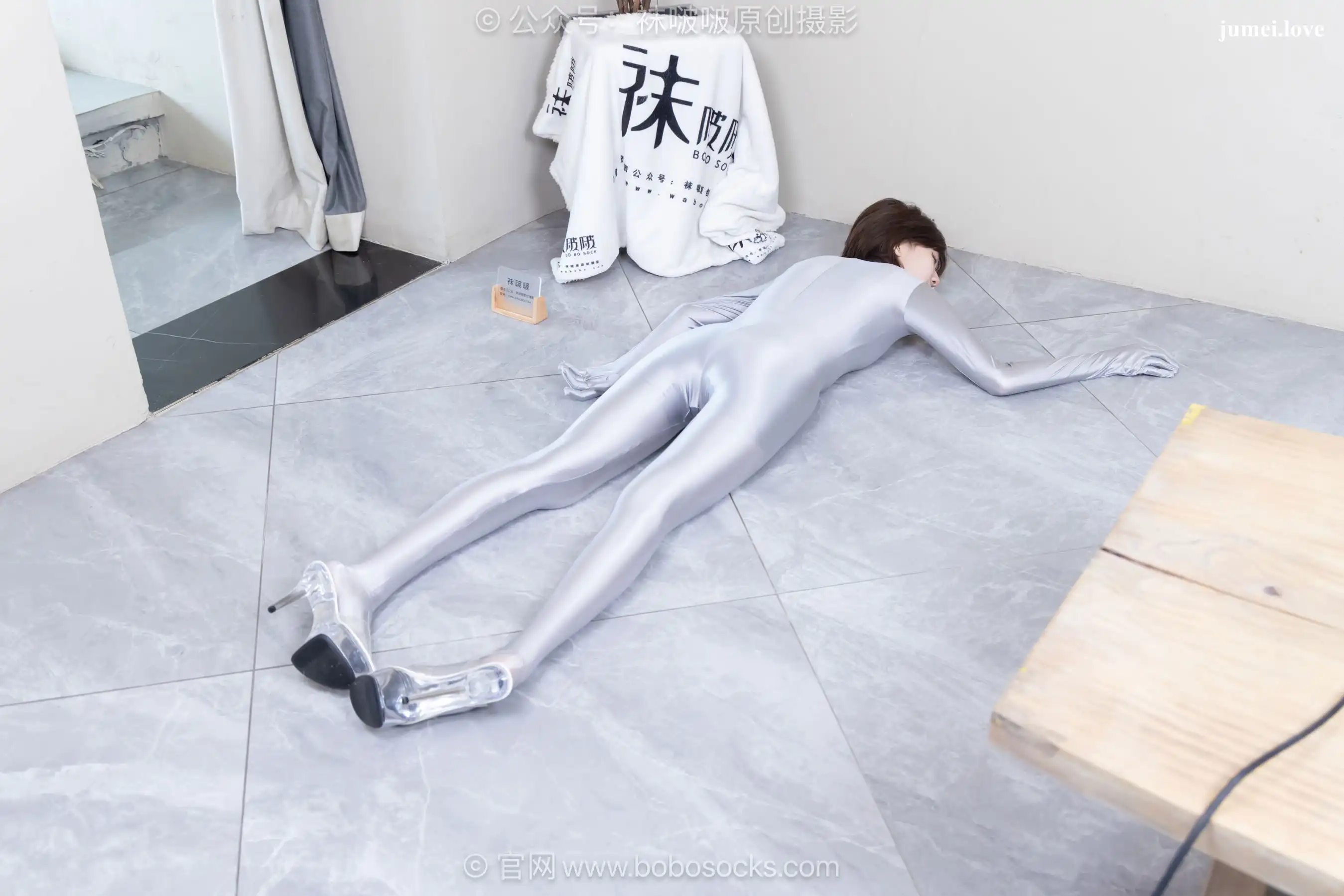 BoBoSocks袜啵啵 No.718 小甜豆 - 高跟凉鞋、银色连体衣 第153张