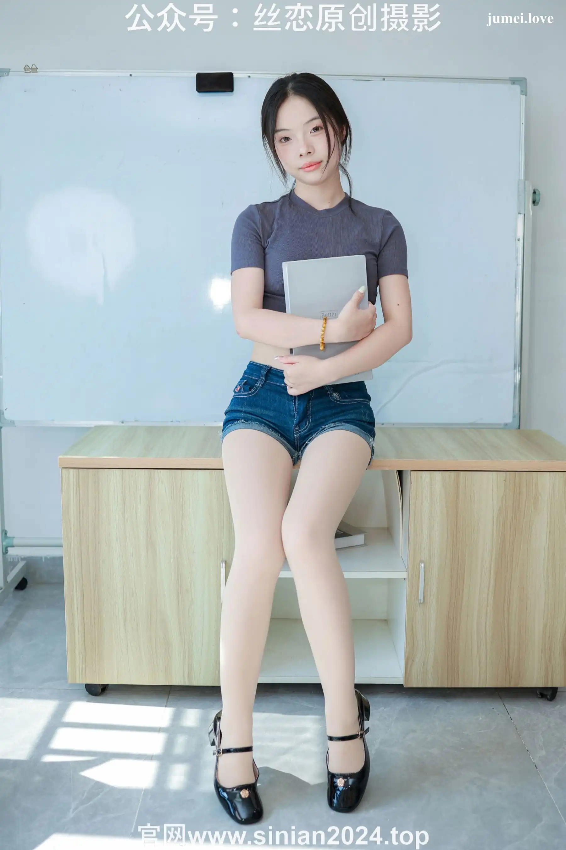 丝恋摄影 No.067 麦麦 - 学院风制服 过膝白袜 黑色乐福鞋 第129张