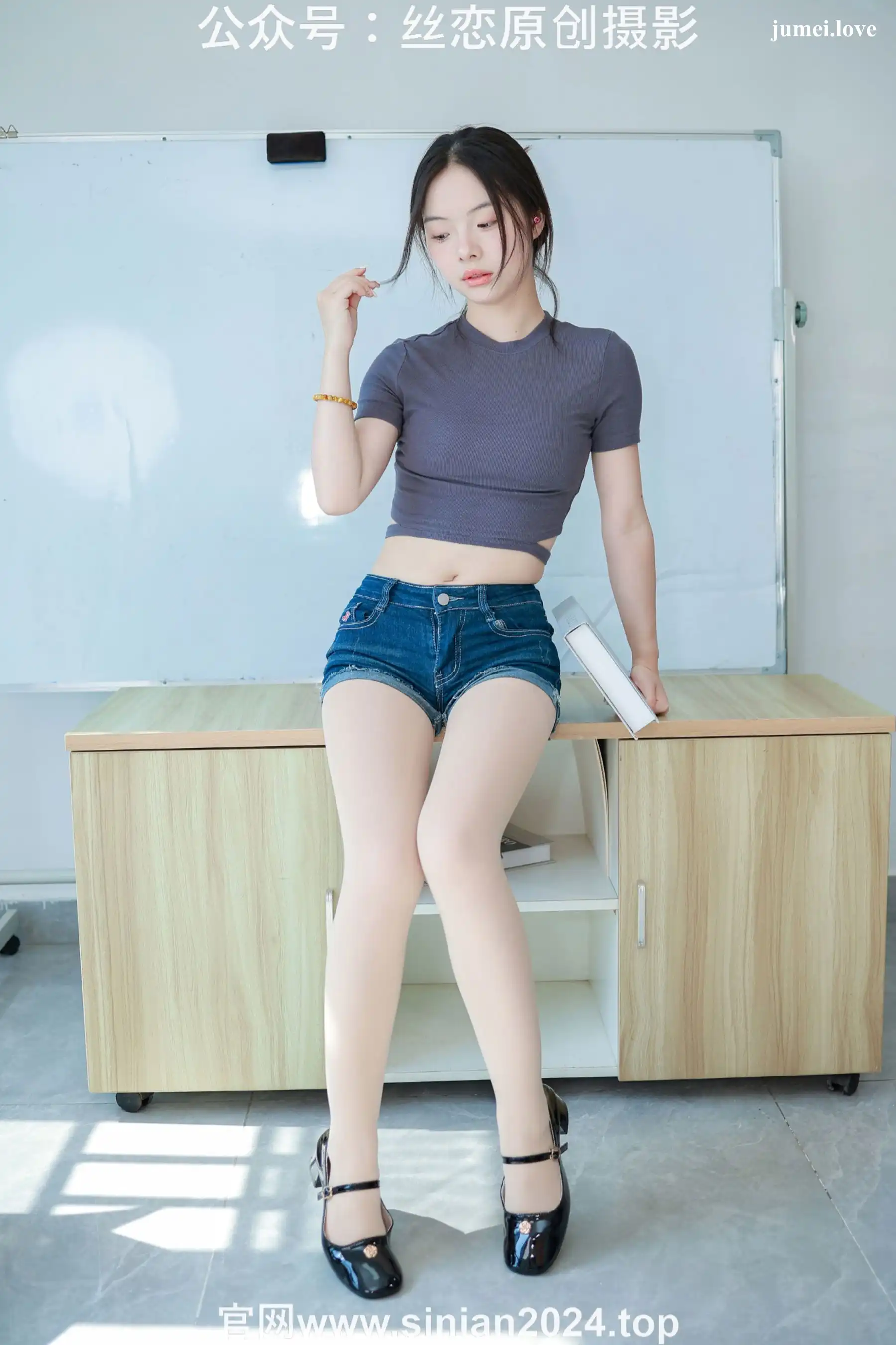 丝恋摄影 No.067 麦麦 - 学院风制服 过膝白袜 黑色乐福鞋 第132张