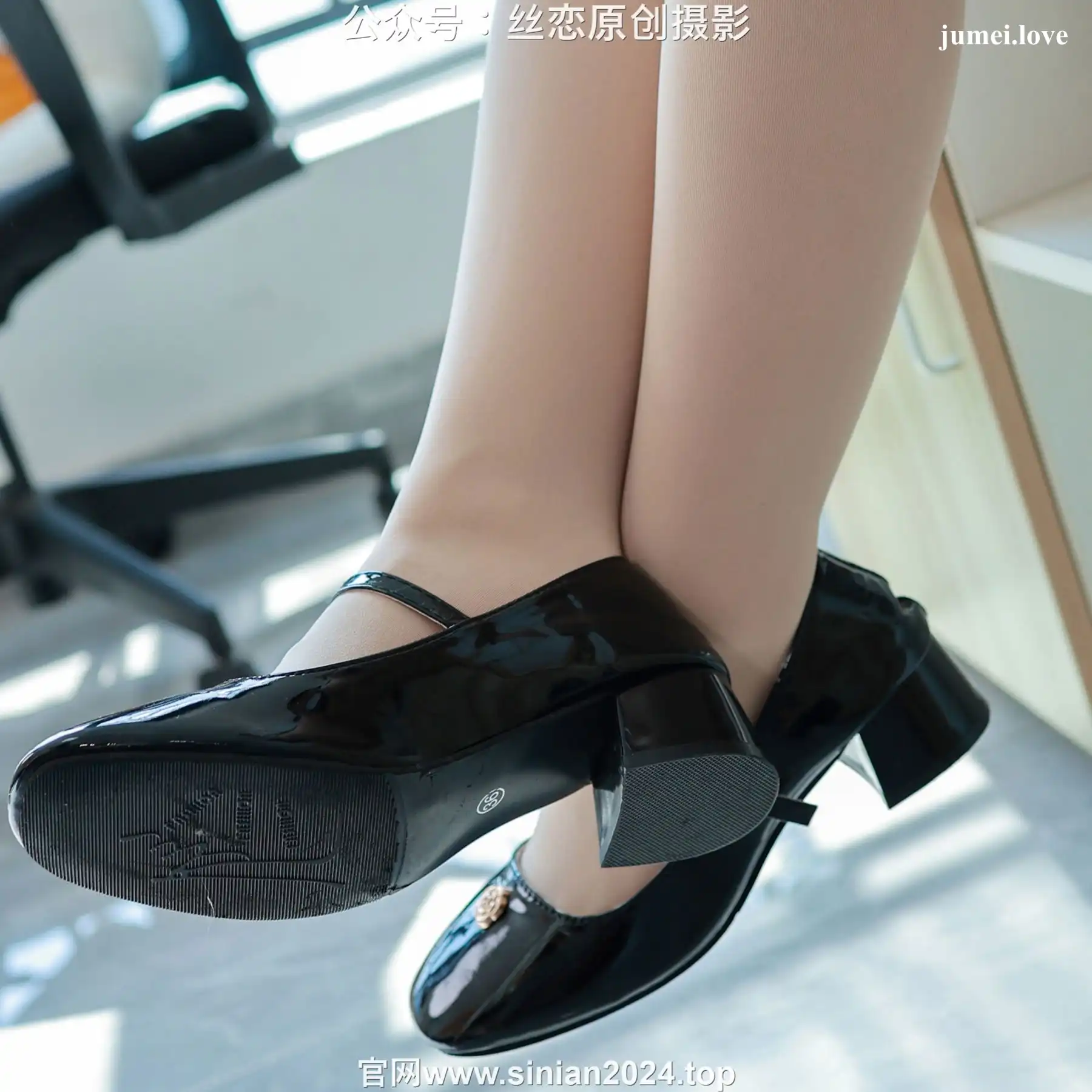 丝恋摄影 No.067 麦麦 - 学院风制服 过膝白袜 黑色乐福鞋 第151张