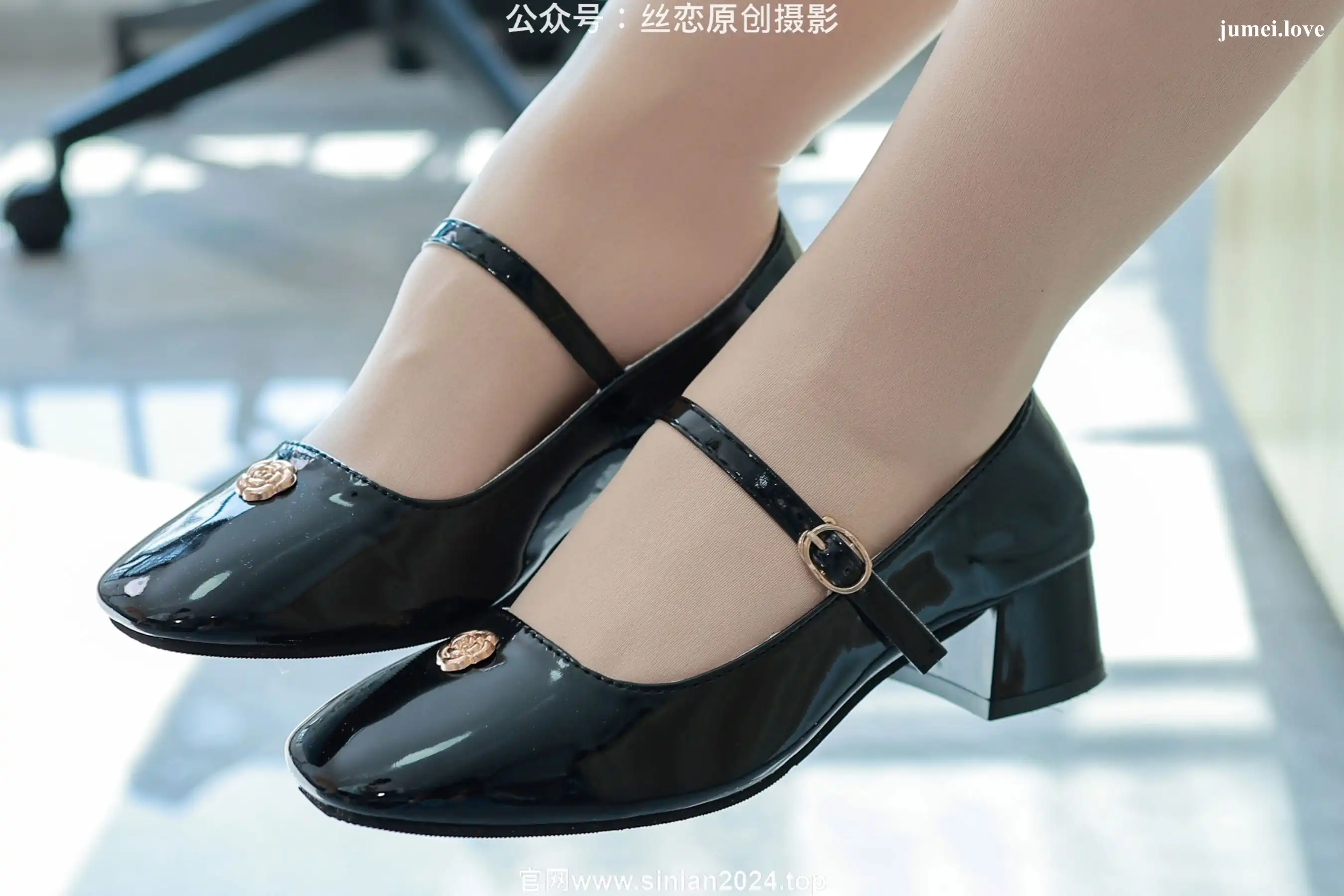 丝恋摄影 No.067 麦麦 - 学院风制服 过膝白袜 黑色乐福鞋 第152张