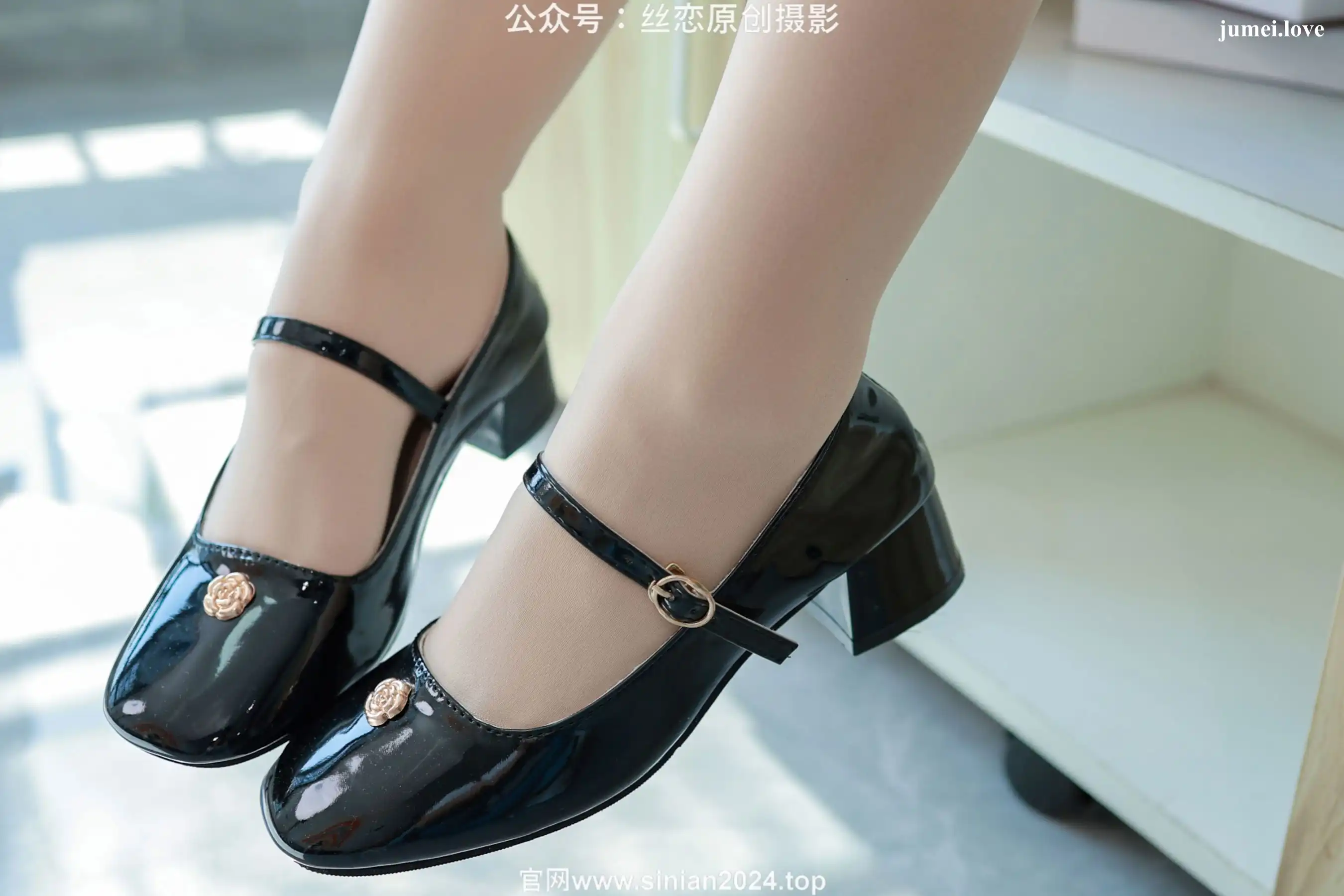 丝恋摄影 No.067 麦麦 - 学院风制服 过膝白袜 黑色乐福鞋 第155张