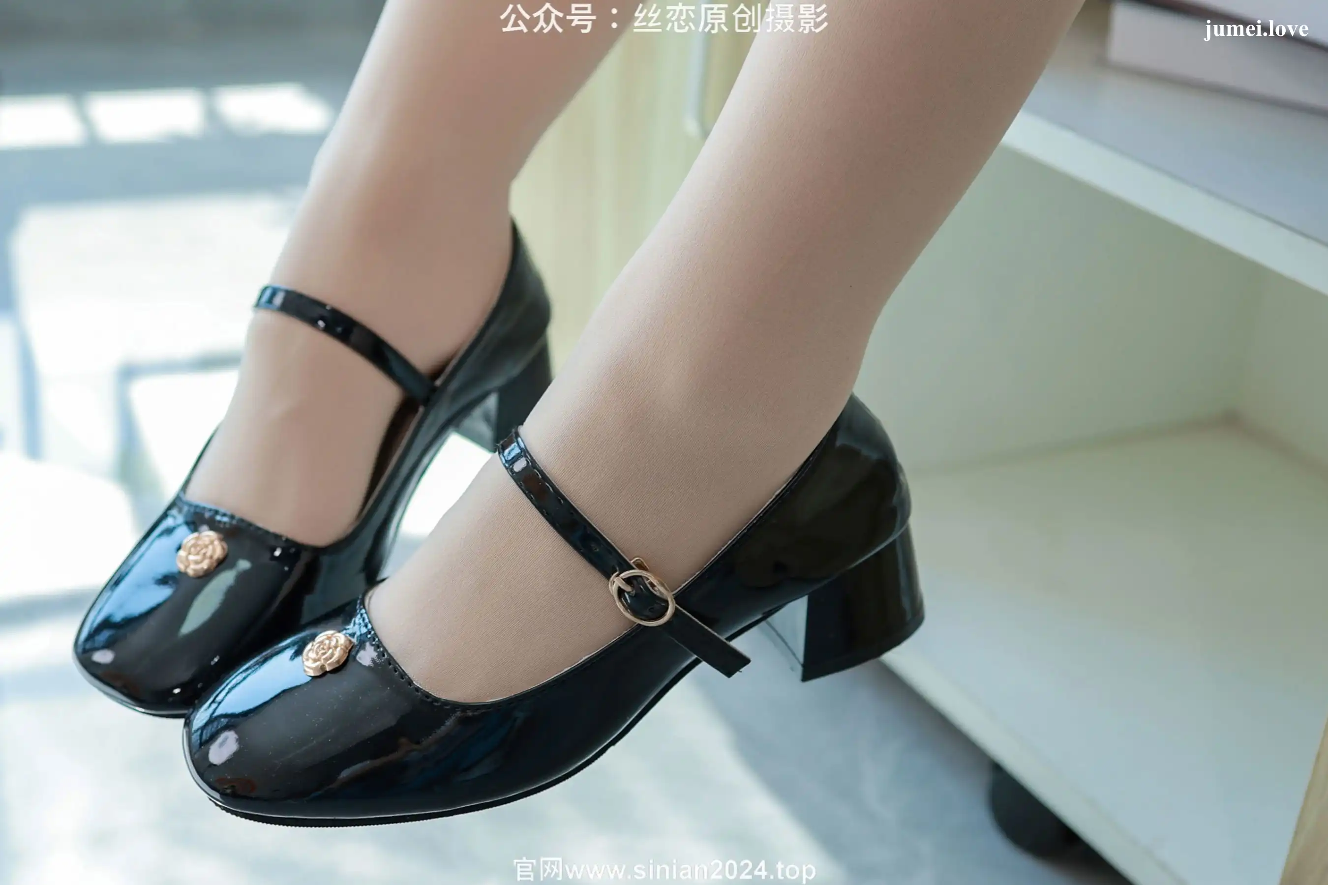 丝恋摄影 No.067 麦麦 - 学院风制服 过膝白袜 黑色乐福鞋 第156张