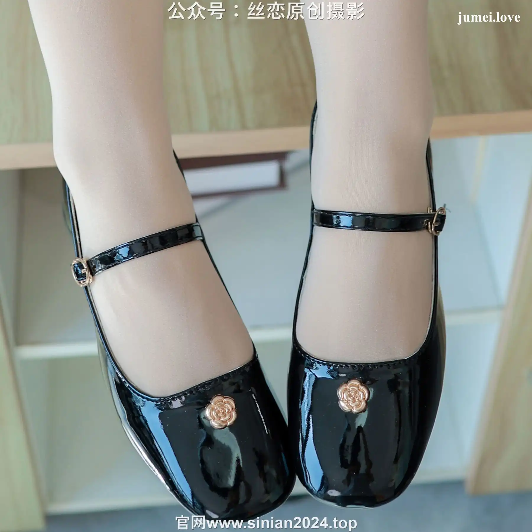 丝恋摄影 No.067 麦麦 - 学院风制服 过膝白袜 黑色乐福鞋 第174张