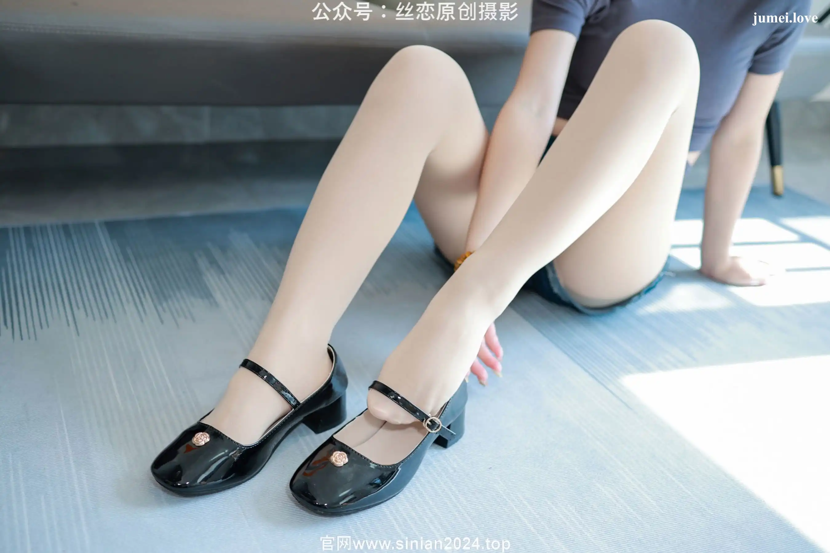 丝恋摄影 No.067 麦麦 - 学院风制服 过膝白袜 黑色乐福鞋 第220张