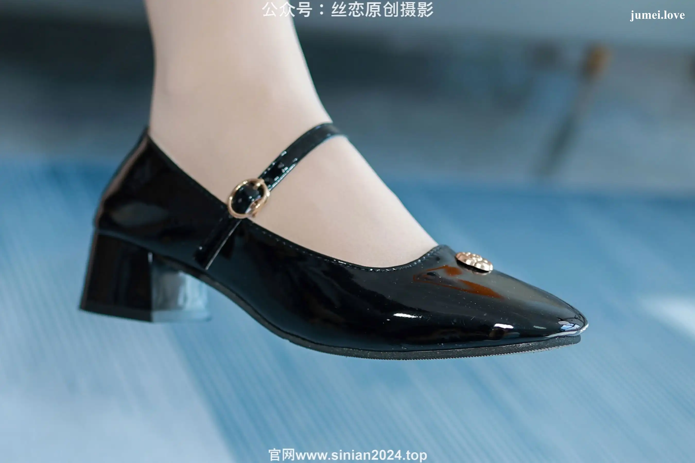 丝恋摄影 No.067 麦麦 - 学院风制服 过膝白袜 黑色乐福鞋 第43张