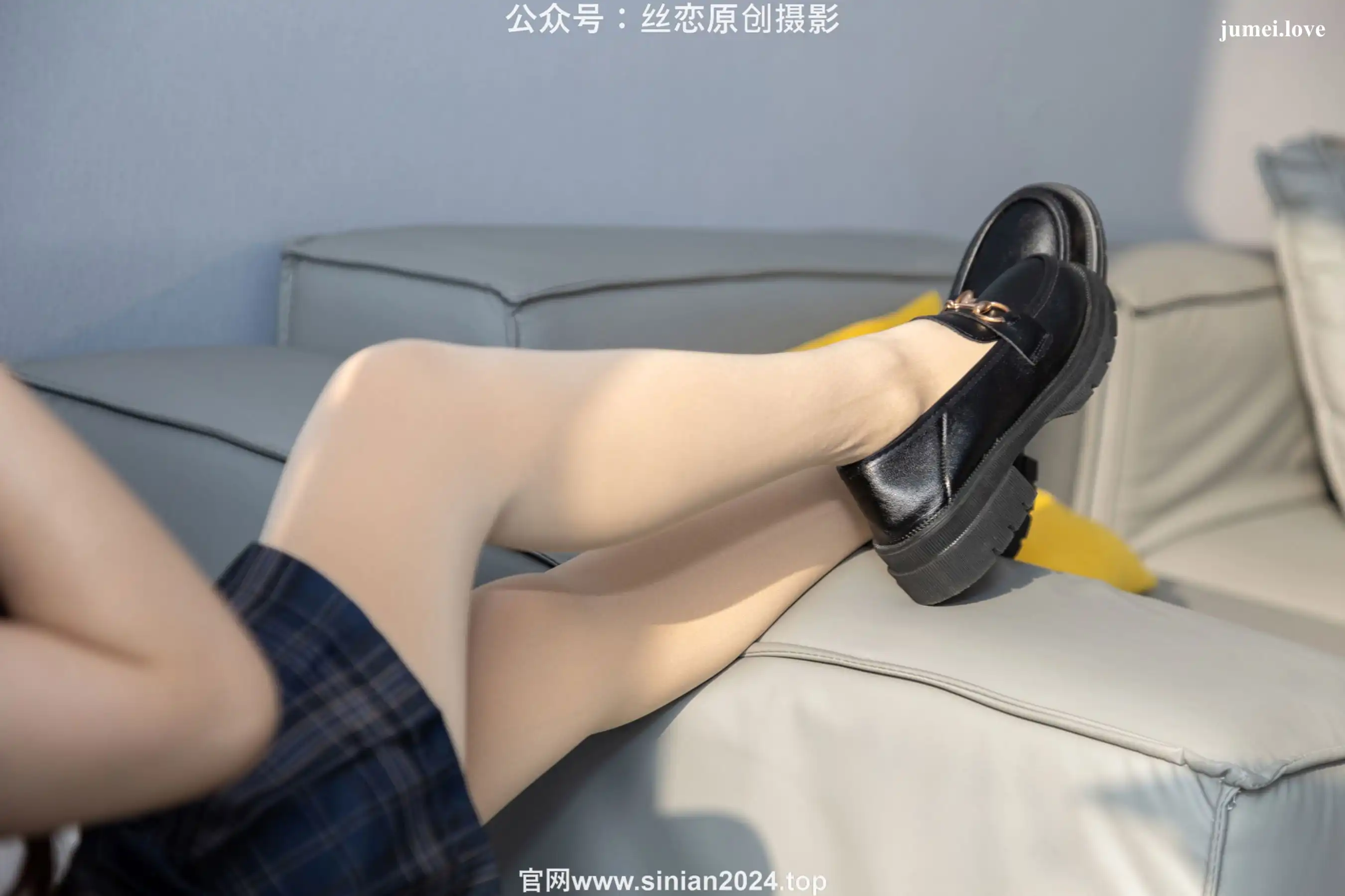 丝恋摄影 No.070 小梦 - jk超短裙 谨慎衬衫 厚肉丝袜 乐福鞋 第94张