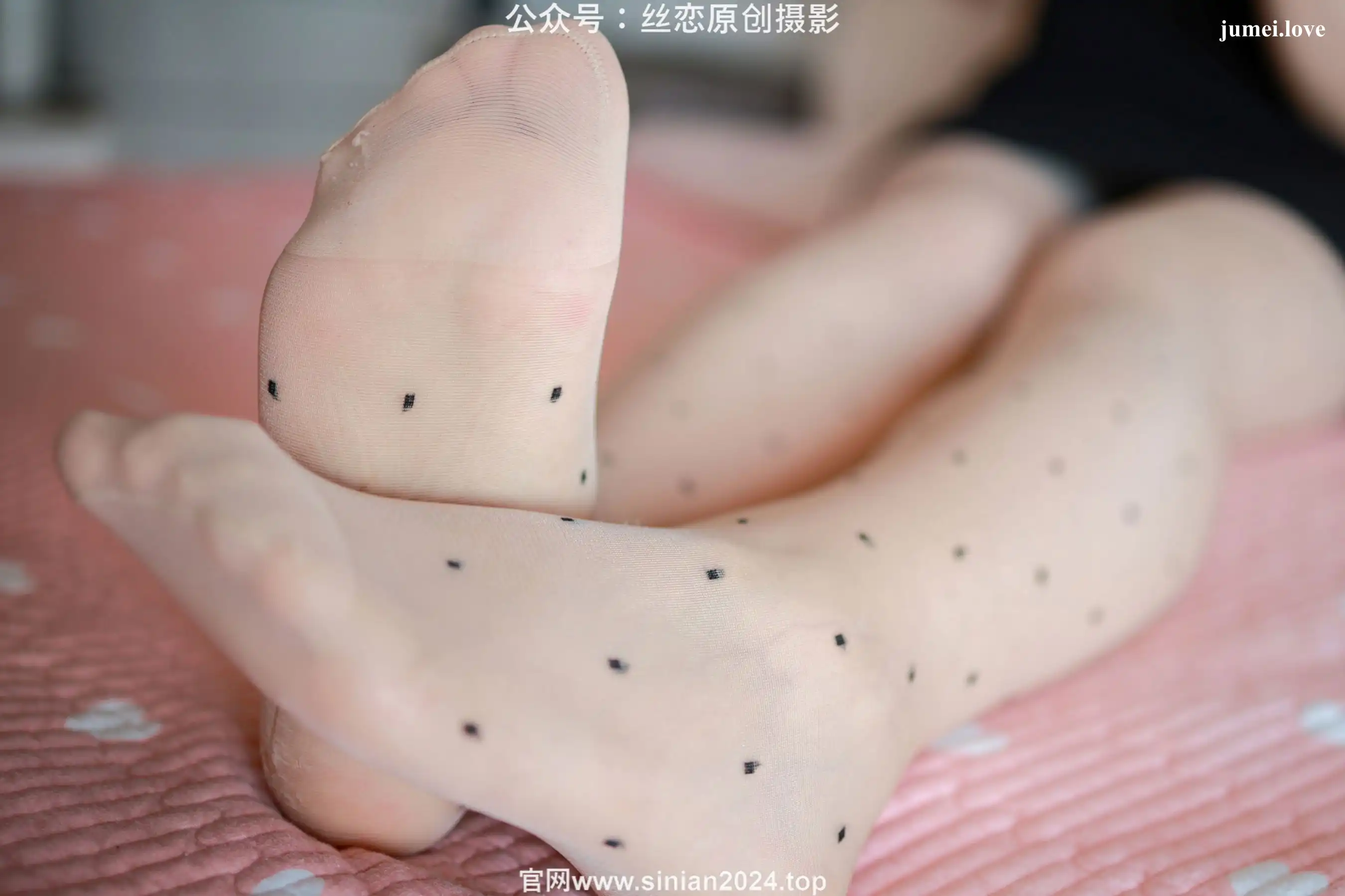 丝恋摄影 No.073 小婷 - 黑色连衣裙 斑点丝袜 黑色小皮鞋 第219张