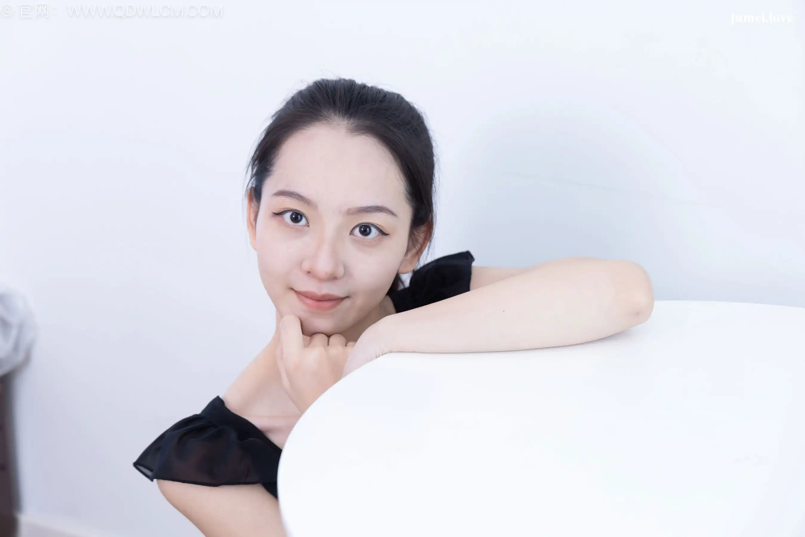 物恋传媒 No.2699 小泽 - 皮鞋、薄灰丝 第3张