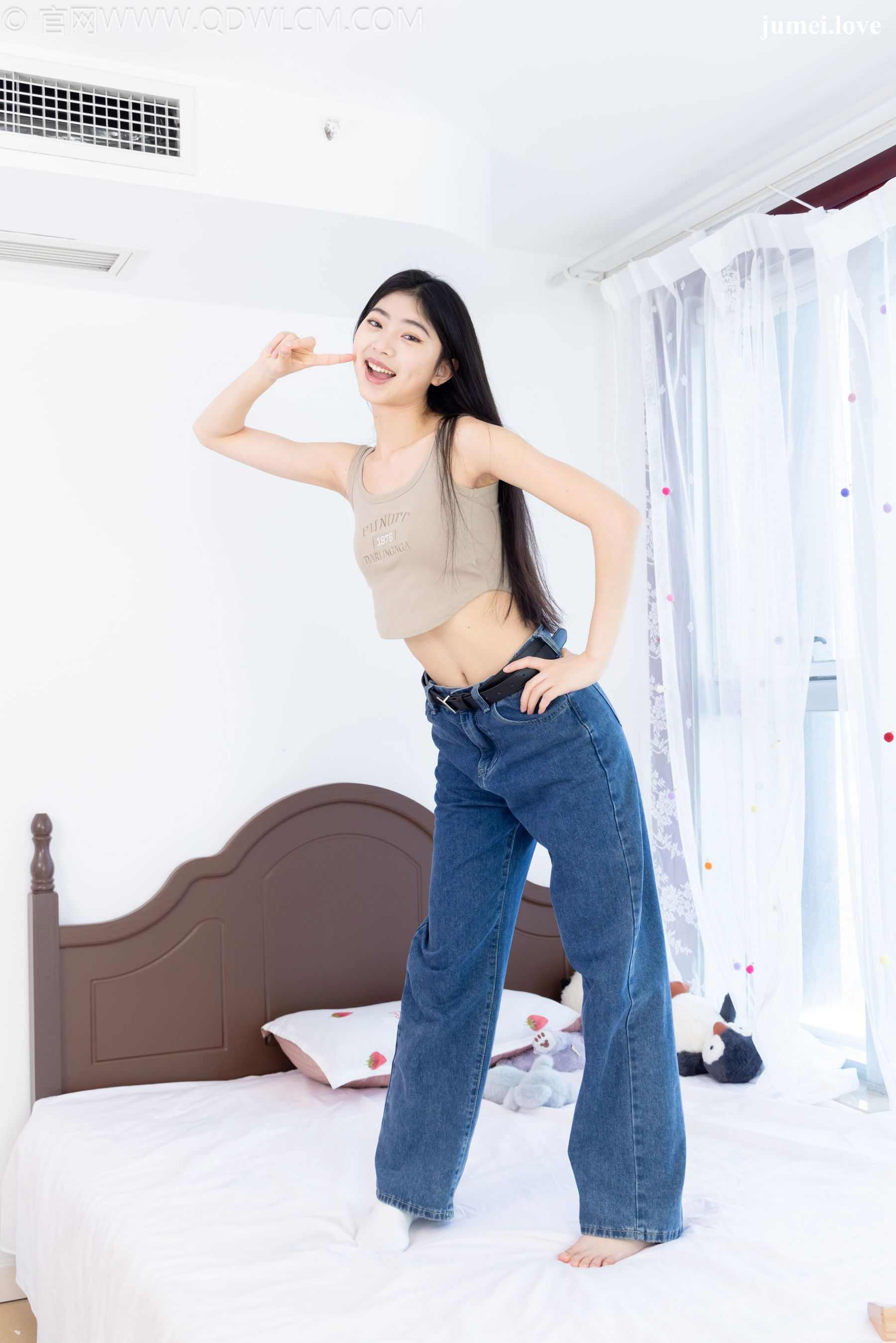 物恋传媒 No.2701 包包 - 德训鞋、白棉袜、裸足 第124张